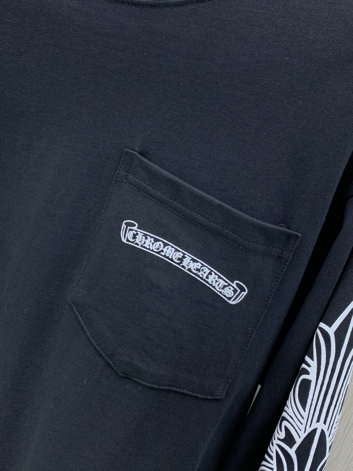 ,Chrome Hearts 克罗心,2026早秋新品,专柜同步有售,原单狠货,时尚休闲圆领长袖T恤,采用进口原版面料, ,Chrome Hearts 克罗心,2026早秋新品,专柜同步有售,原单狠货,时尚休闲圆领长袖T恤,采用进口原版面料,
