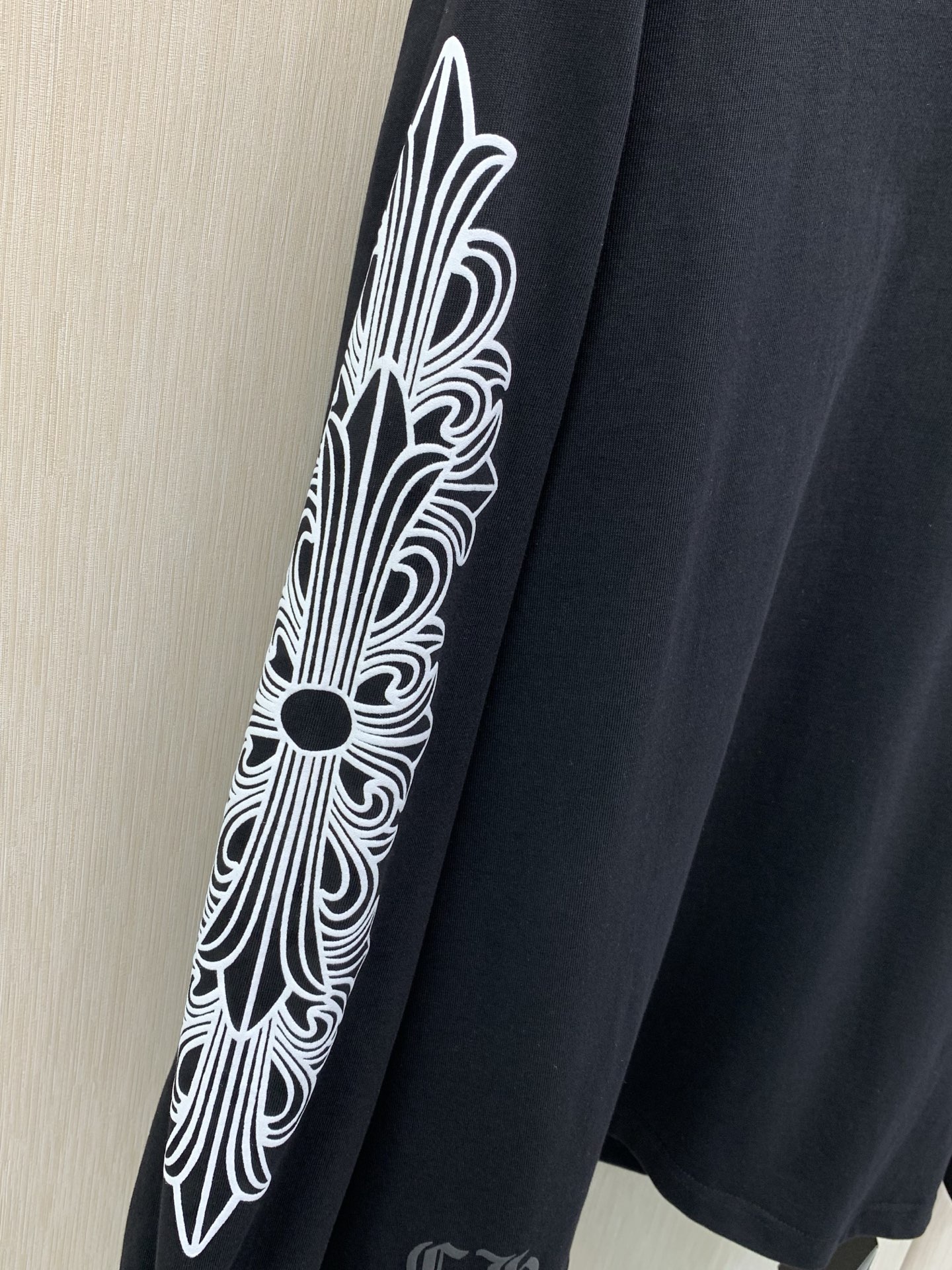 ,Chrome Hearts 克罗心,2026早秋新品,专柜同步有售,原单狠货,时尚休闲圆领长袖T恤,采用进口原版面料, ,Chrome Hearts 克罗心,2026早秋新品,专柜同步有售,原单狠货,时尚休闲圆领长袖T恤,采用进口原版面料,