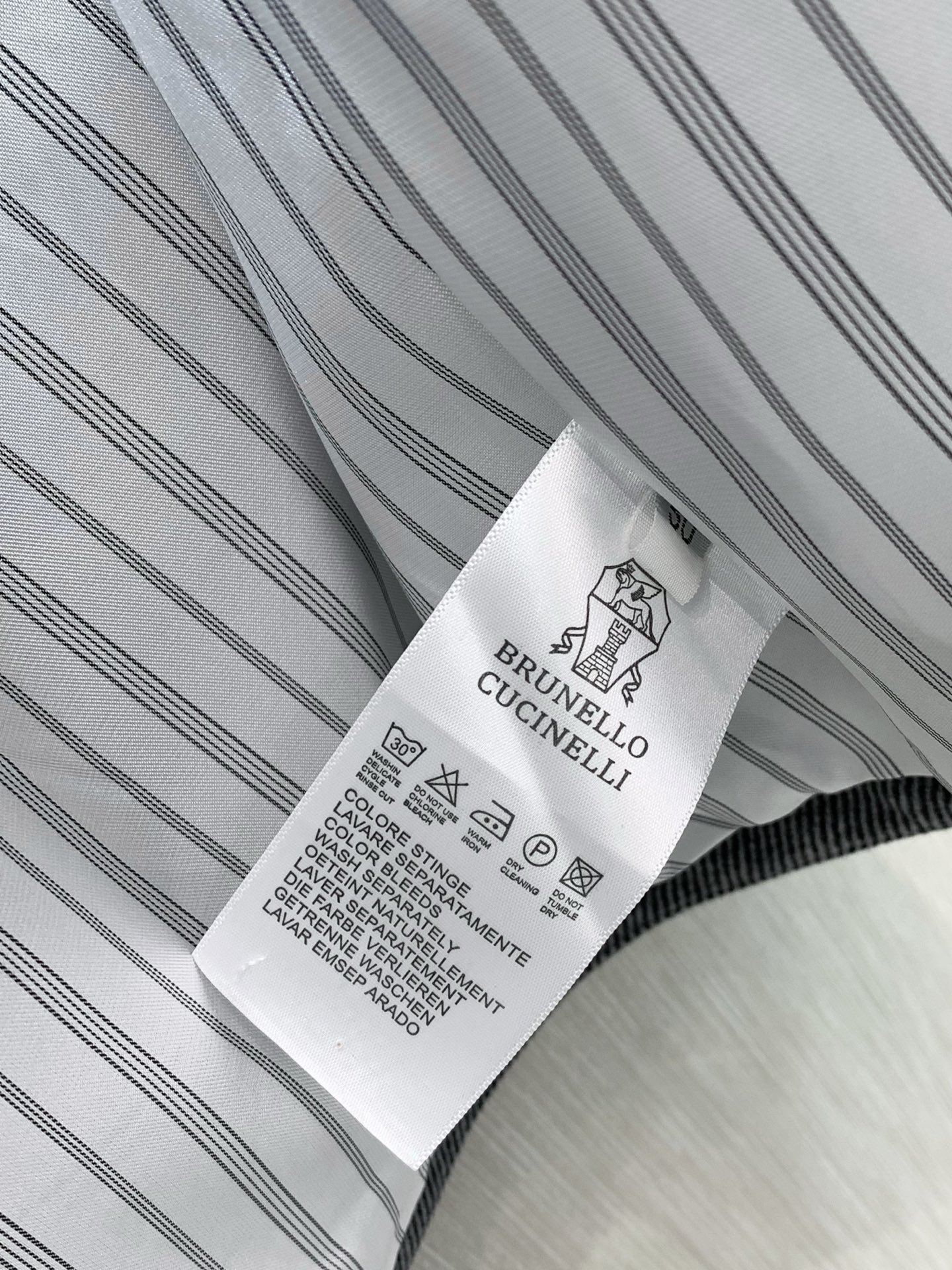 ，BRUNELLO CUCINELLI 意大利神狮，2026秋冬最新品，专柜同步有售，原单狠货，时尚休闲立领马甲，采用进