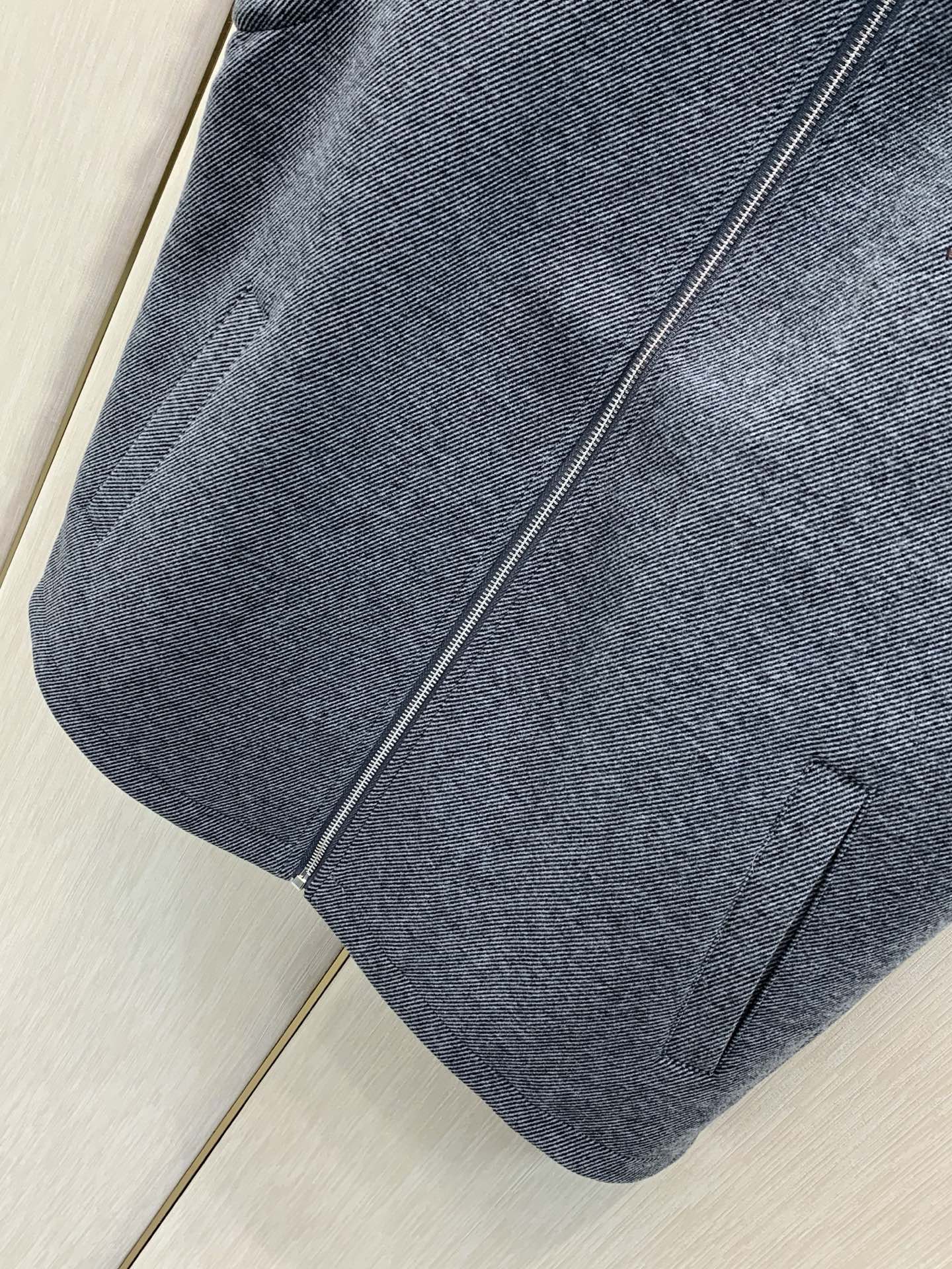 ，BRUNELLO CUCINELLI 意大利神狮，2026秋冬最新品，专柜同步有售，原单狠货，时尚休闲立领马甲，采用进