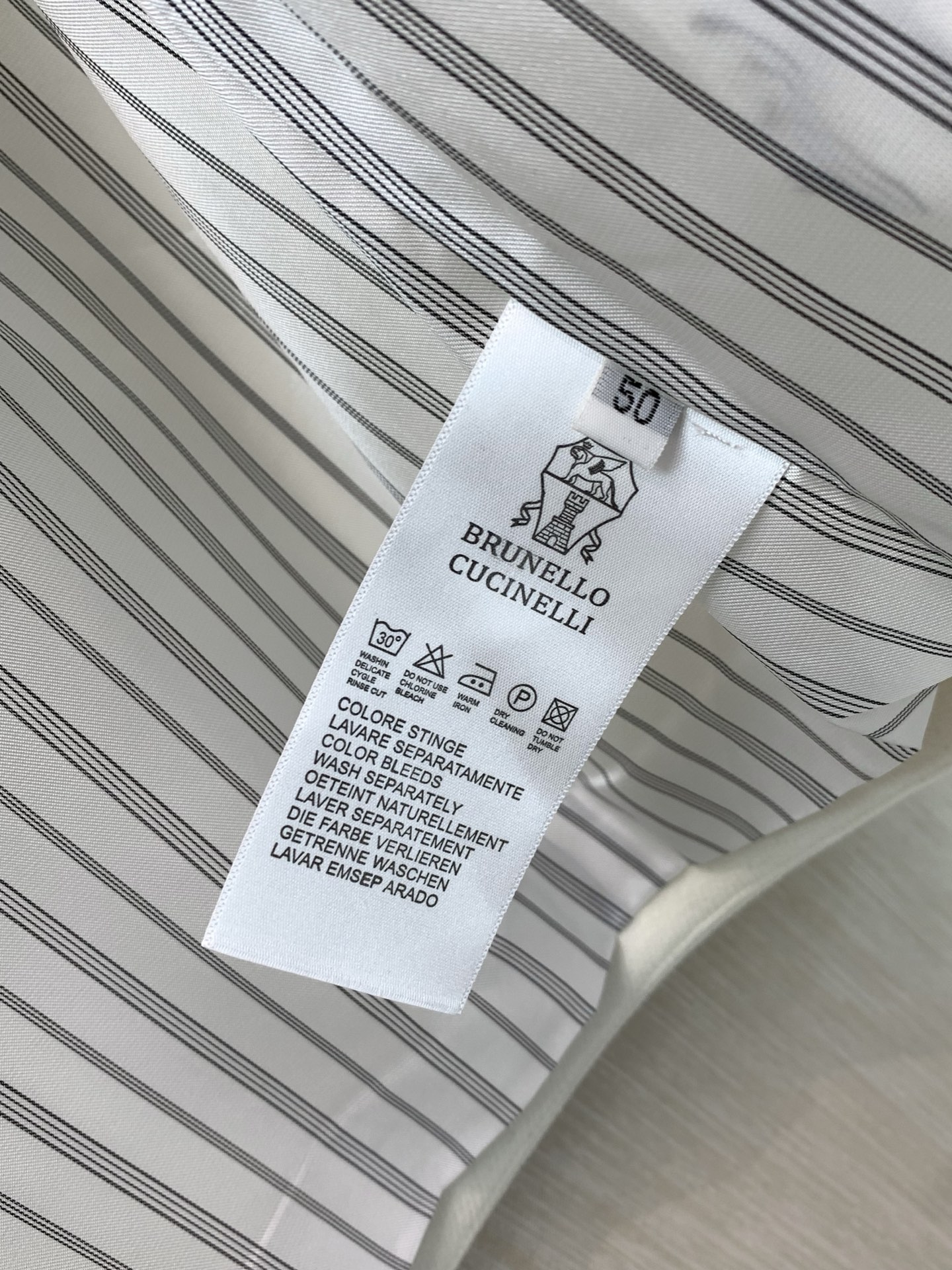 ，BRUNELLO CUCINELLI 意大利神狮，2026秋冬最新品，专柜同步有售，原单狠货，时尚休闲立领马甲，采用进