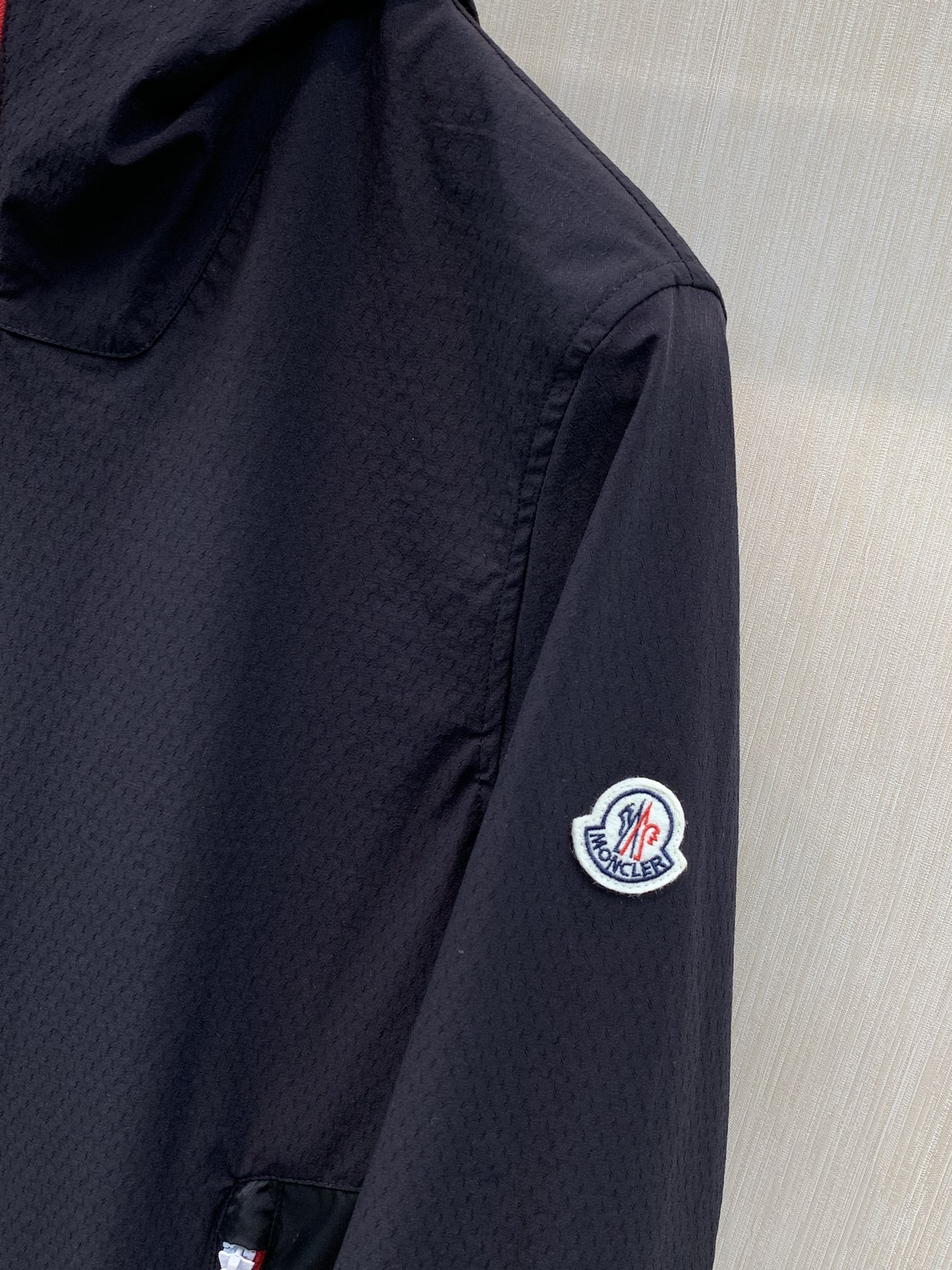 ，Moncler 蒙口，2026秋季最新品，专柜同步有售，原单狠货，时尚休闲连帽外套，上身舒适！吸睛而有亮点，采用进口原