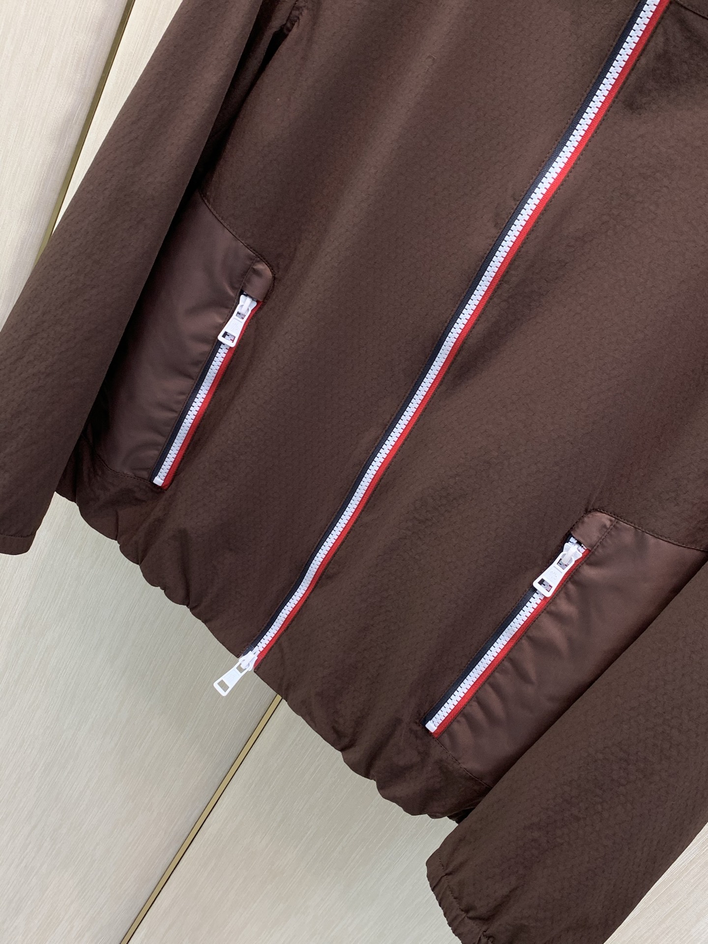 ，Moncler 蒙口，2026秋季最新品，专柜同步有售，原单狠货，时尚休闲连帽外套，上身舒适！吸睛而有亮点，采用进口原