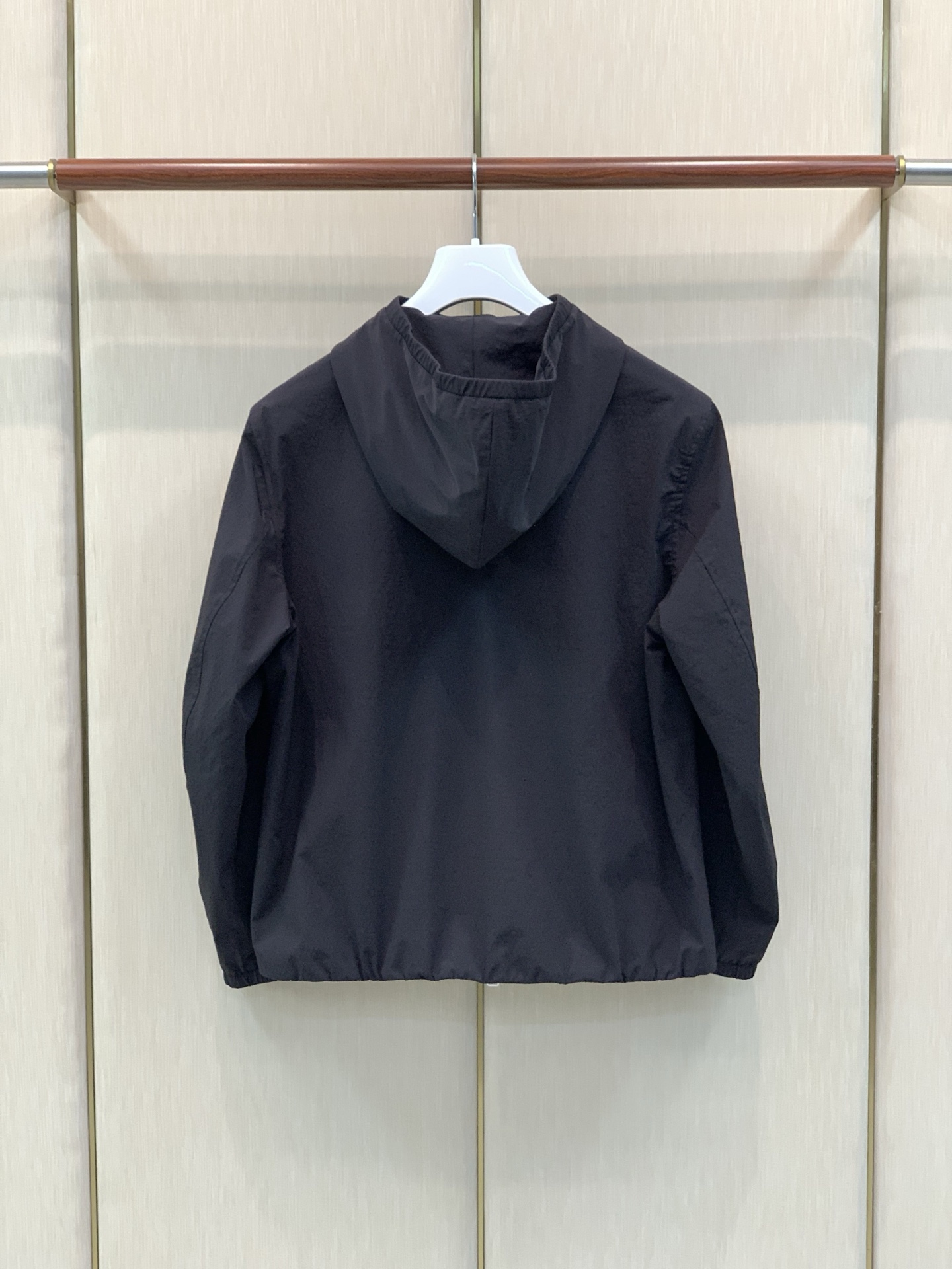 ，Moncler 蒙口，2026秋季最新品，专柜同步有售，原单狠货，时尚休闲连帽外套，上身舒适！吸睛而有亮点，采用进口原