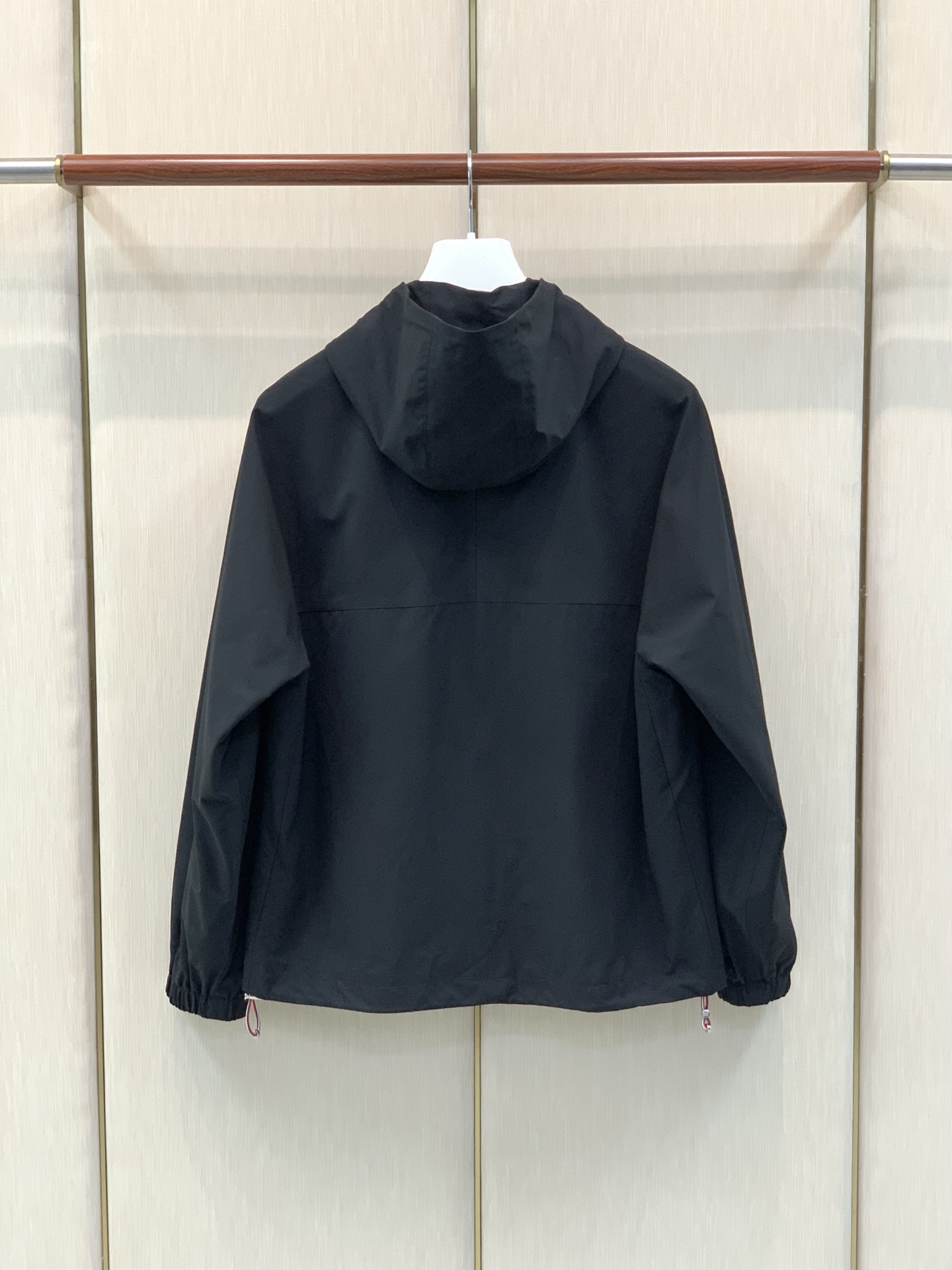 ，Moncler 蒙口，2026秋季最新品，专柜同步有售，原单狠货，时尚休闲连帽外套，上身舒适！吸睛而有亮点，采用进口原