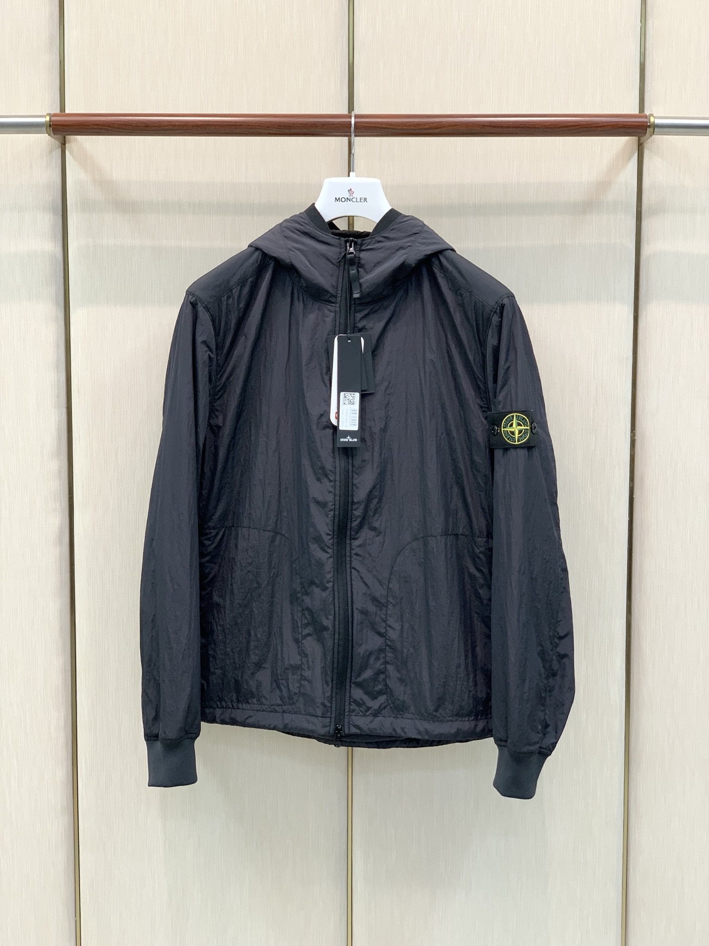，Stone Island 石头岛，2026冬季最新款，专柜同步有售，原单狠货，爆款时尚休闲连帽棉外套，进口原版面料，独