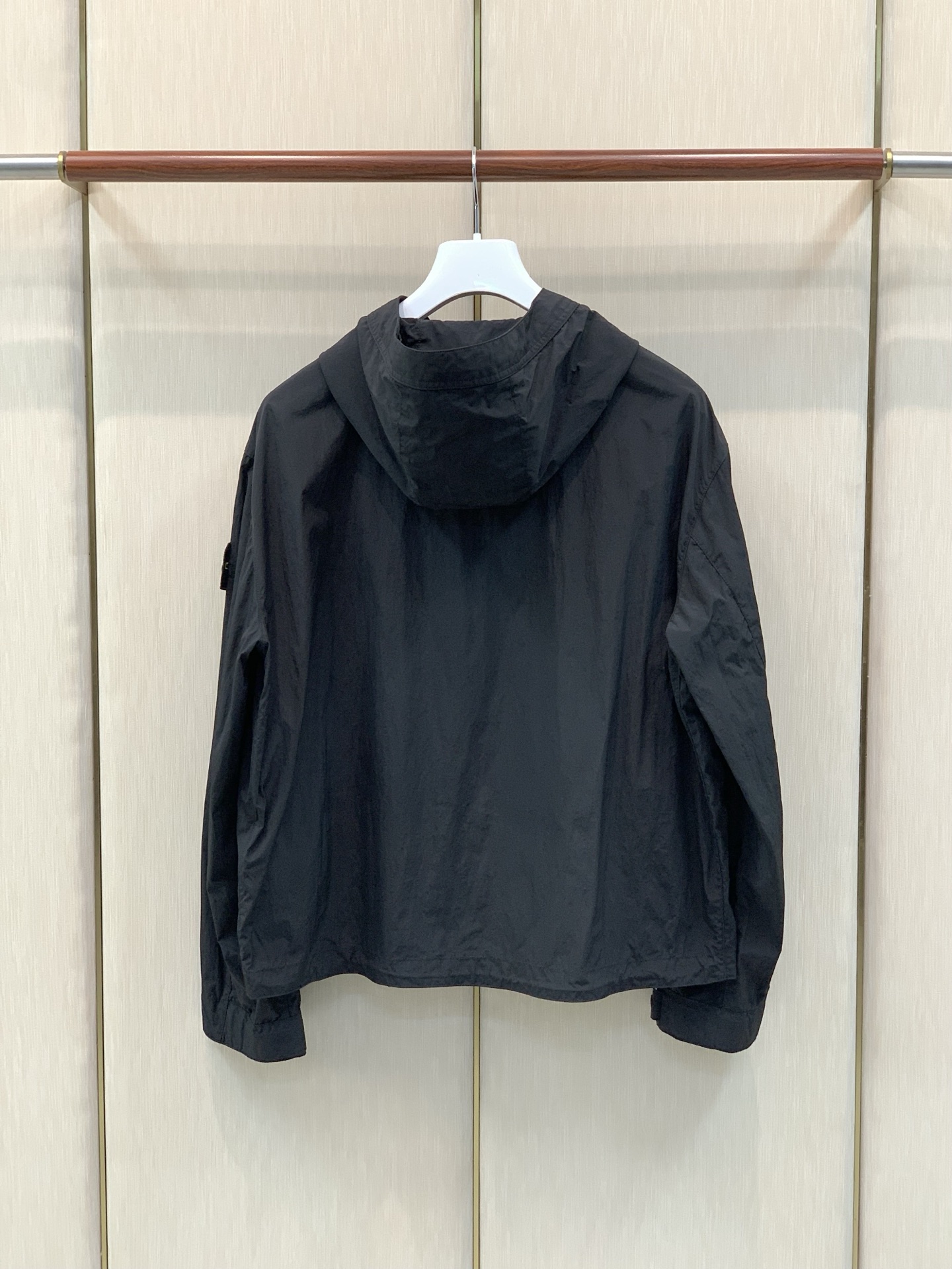 ，Stone Island 石头岛，2026早秋最新款，专柜同步有售，原单狠货，爆款时尚休闲连帽外套，进口原版面料，独特