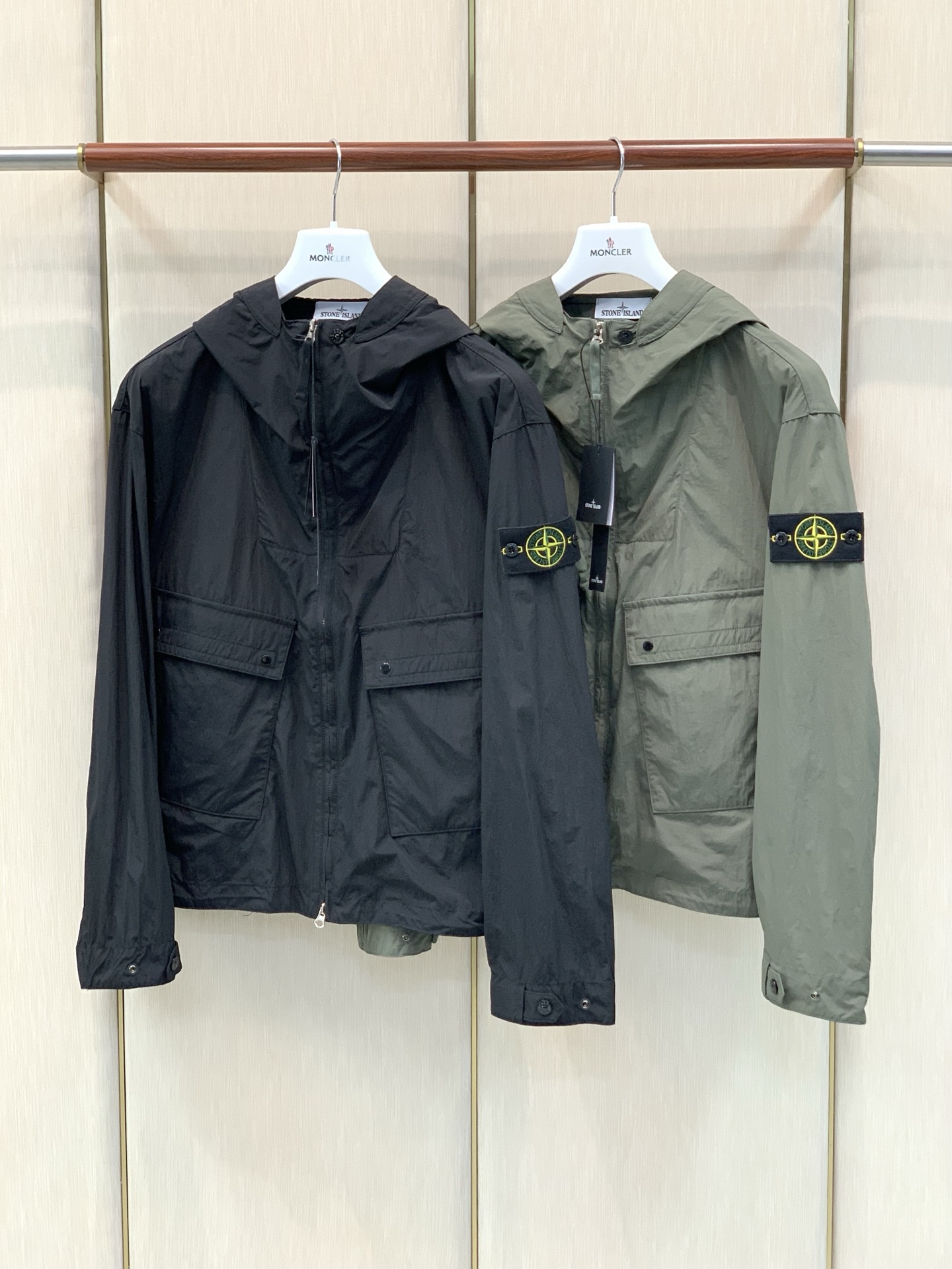 ，Stone Island 石头岛，2026早秋最新款，专柜同步有售，原单狠货，爆款时尚休闲连帽外套，进口原版面料，独特