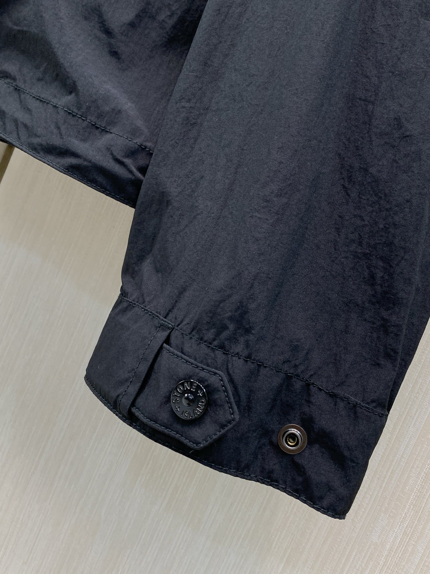 ，Stone Island 石头岛，2026早秋最新款，专柜同步有售，原单狠货，爆款时尚休闲连帽外套，进口原版面料，独特