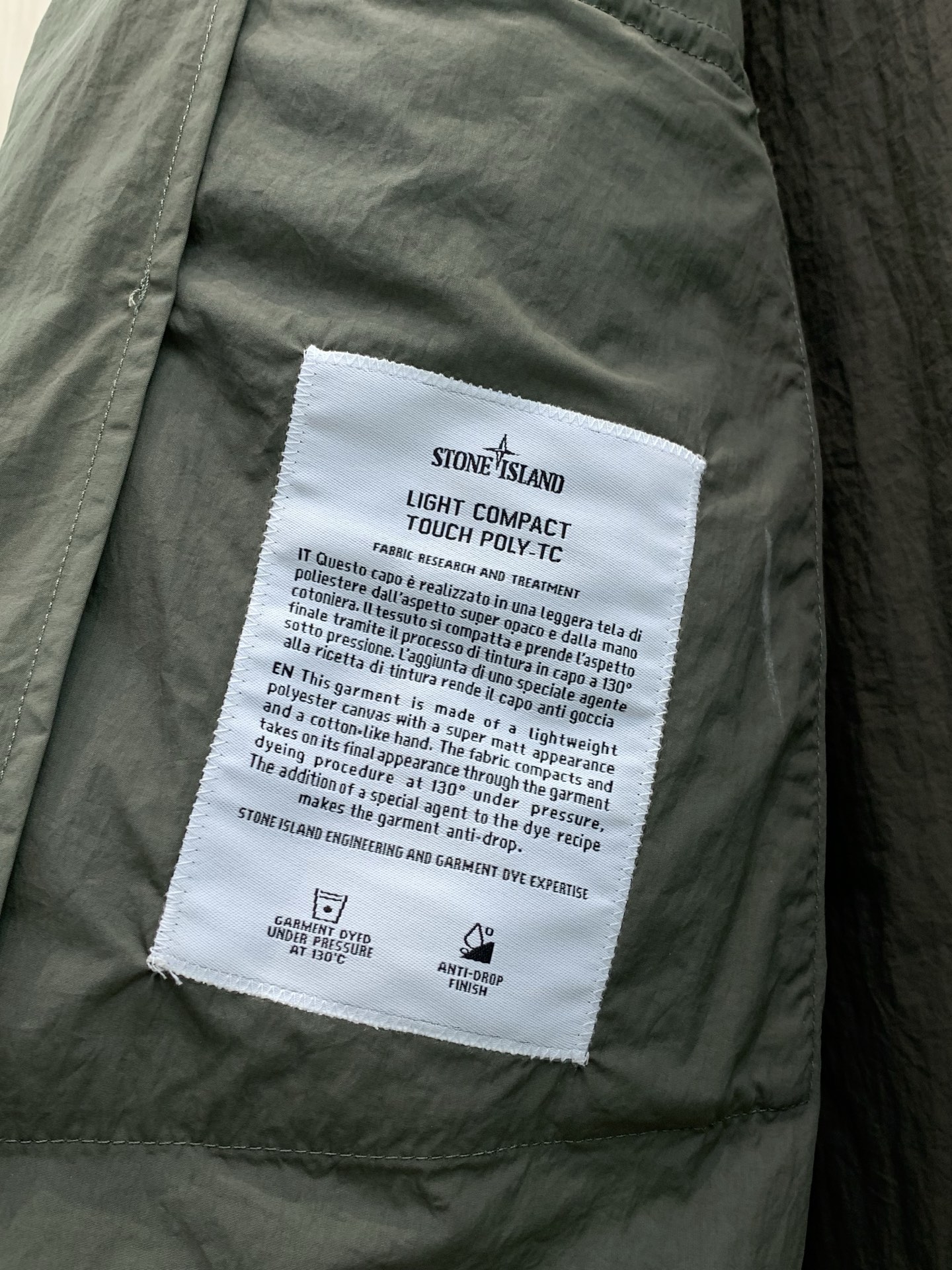 ，Stone Island 石头岛，2026早秋最新款，专柜同步有售，原单狠货，爆款时尚休闲连帽外套，进口原版面料，独特