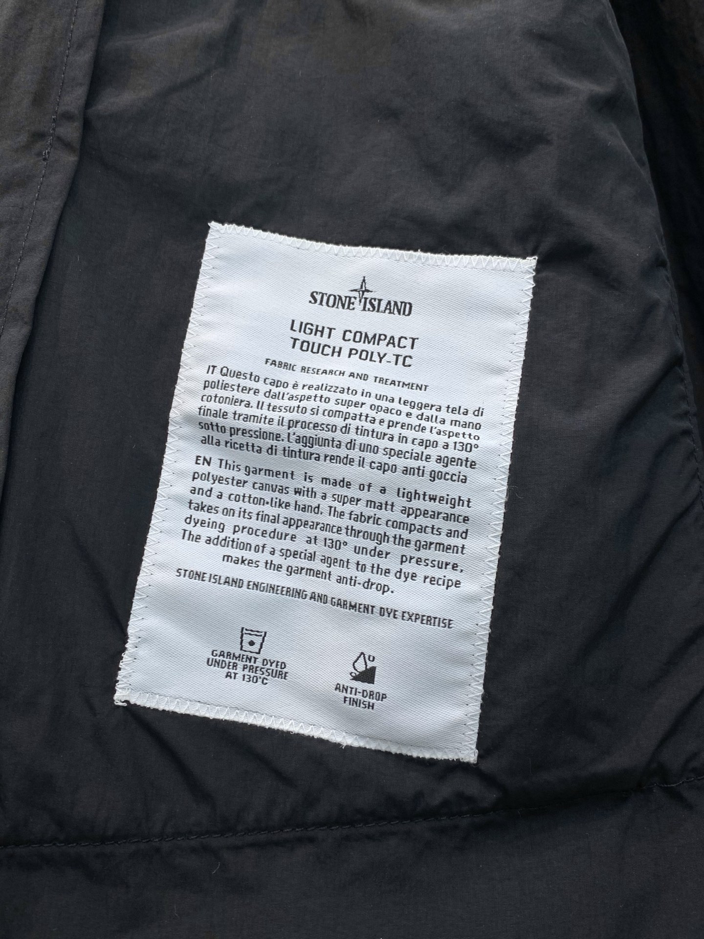 ，Stone Island 石头岛，2026早秋最新款，专柜同步有售，原单狠货，爆款时尚休闲连帽外套，进口原版面料，独特