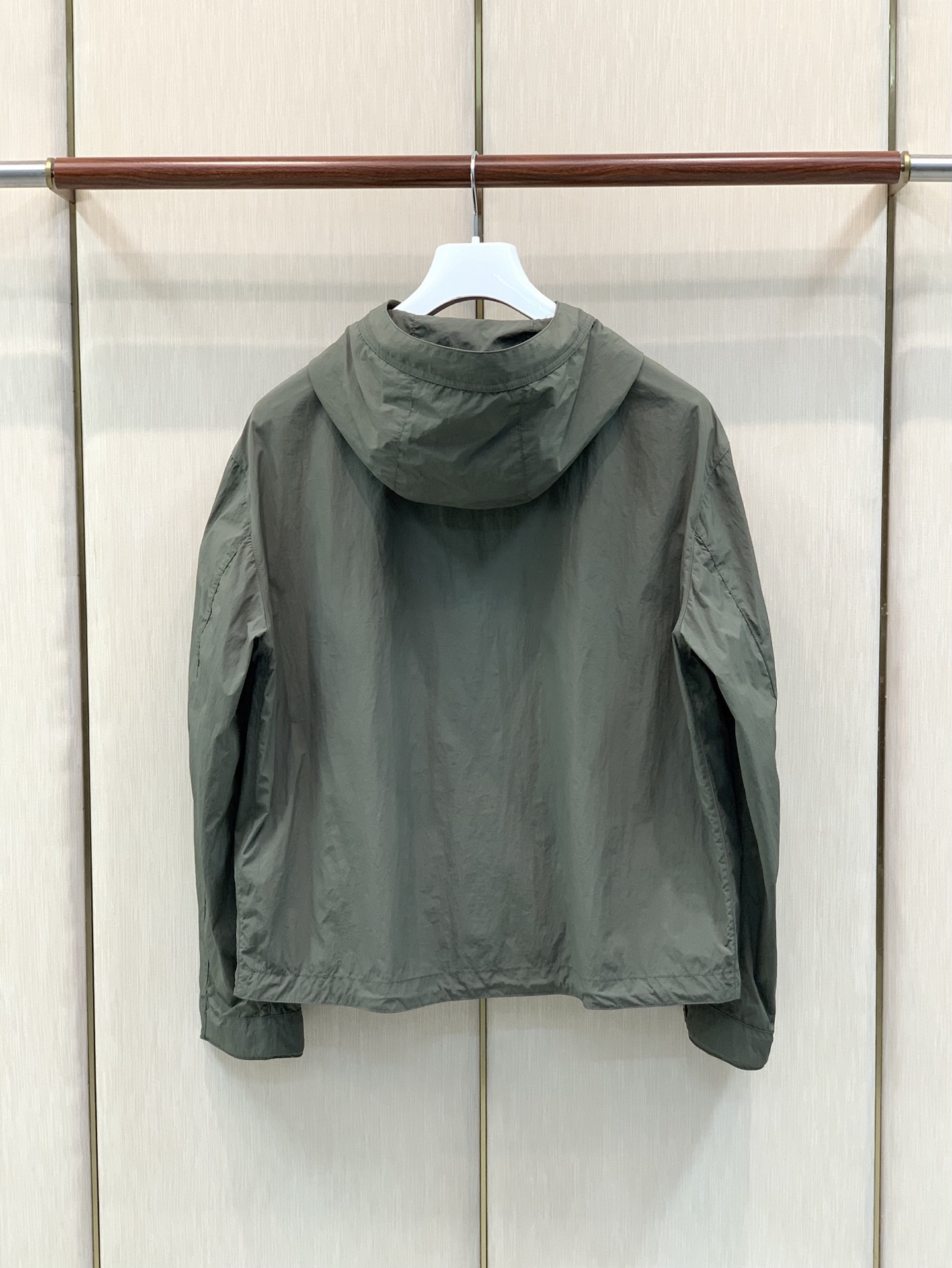 ，Stone Island 石头岛，2026早秋最新款，专柜同步有售，原单狠货，爆款时尚休闲连帽外套，进口原版面料，独特