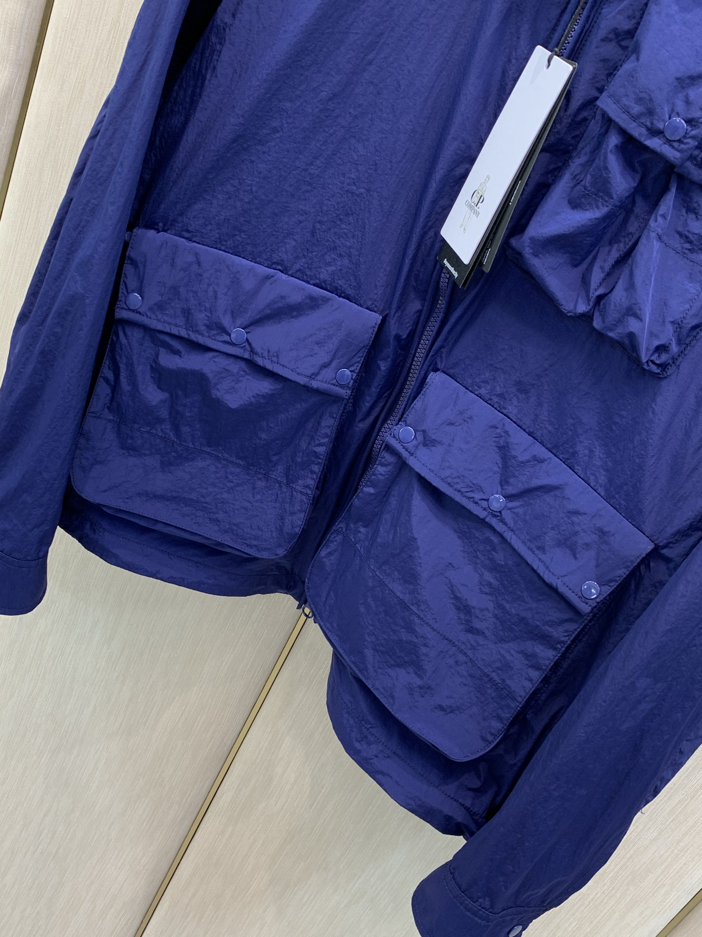 ，C.P.ComPany 意大利时尚品牌，2026早秋最新品，CP意大利机能潮牌鼻祖，专柜同步有售，原单狠货，时尚休闲连