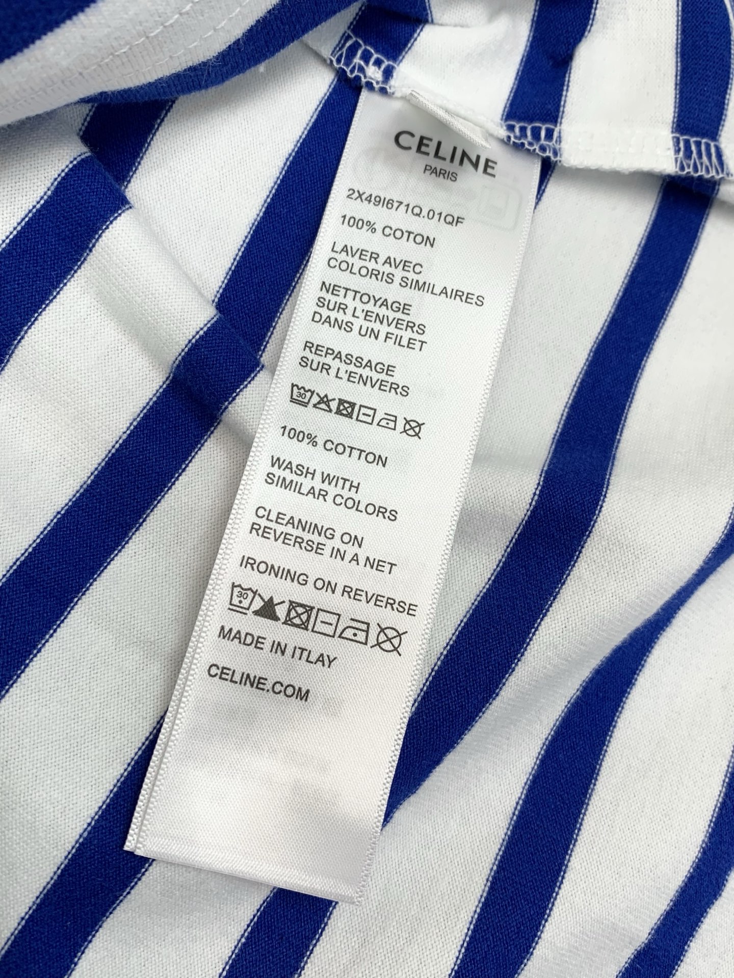 ,Celine 瑟琳,2026早秋新品,专柜同步有售,原单狠货,时尚休闲圆领长袖T恤,采用进口原版面料,顶级印花工艺字母 ,Celine 瑟琳,2026早秋新品,专柜同步有售,原单狠货,时尚休闲圆领长袖T恤,采用进口原版面料,顶级印花工艺字母
