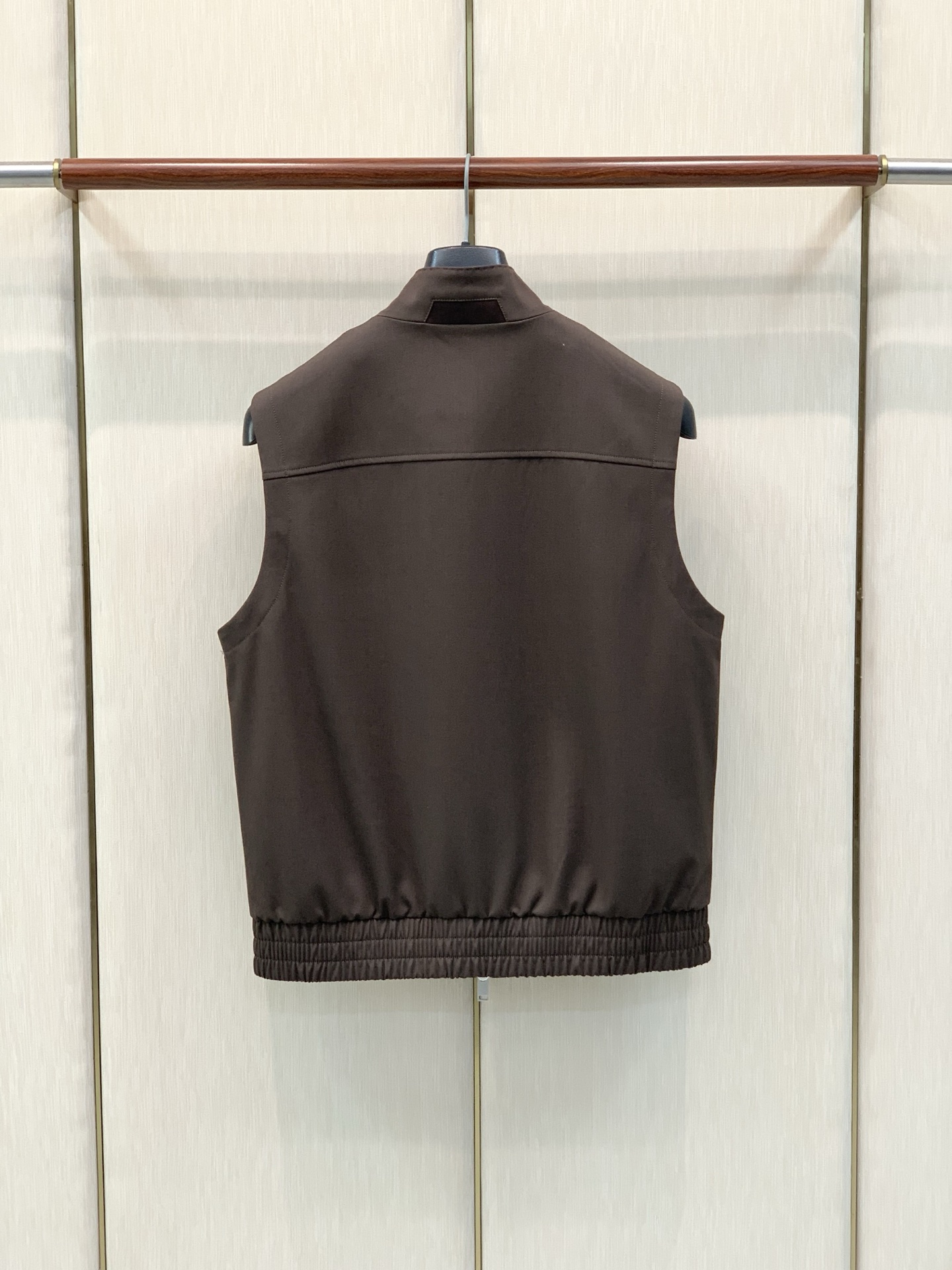 ，杰尼亚 Zegna，2026秋季最新品，专柜同步有售，原单狠货，时尚休闲立领马甲，采用进口原版面料，舒适透气，原版五金
