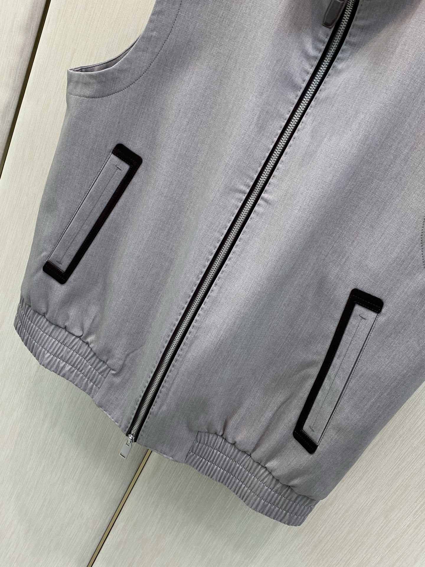 ，杰尼亚 Zegna，2026秋季最新品，专柜同步有售，原单狠货，时尚休闲立领马甲，采用进口原版面料，舒适透气，原版五金