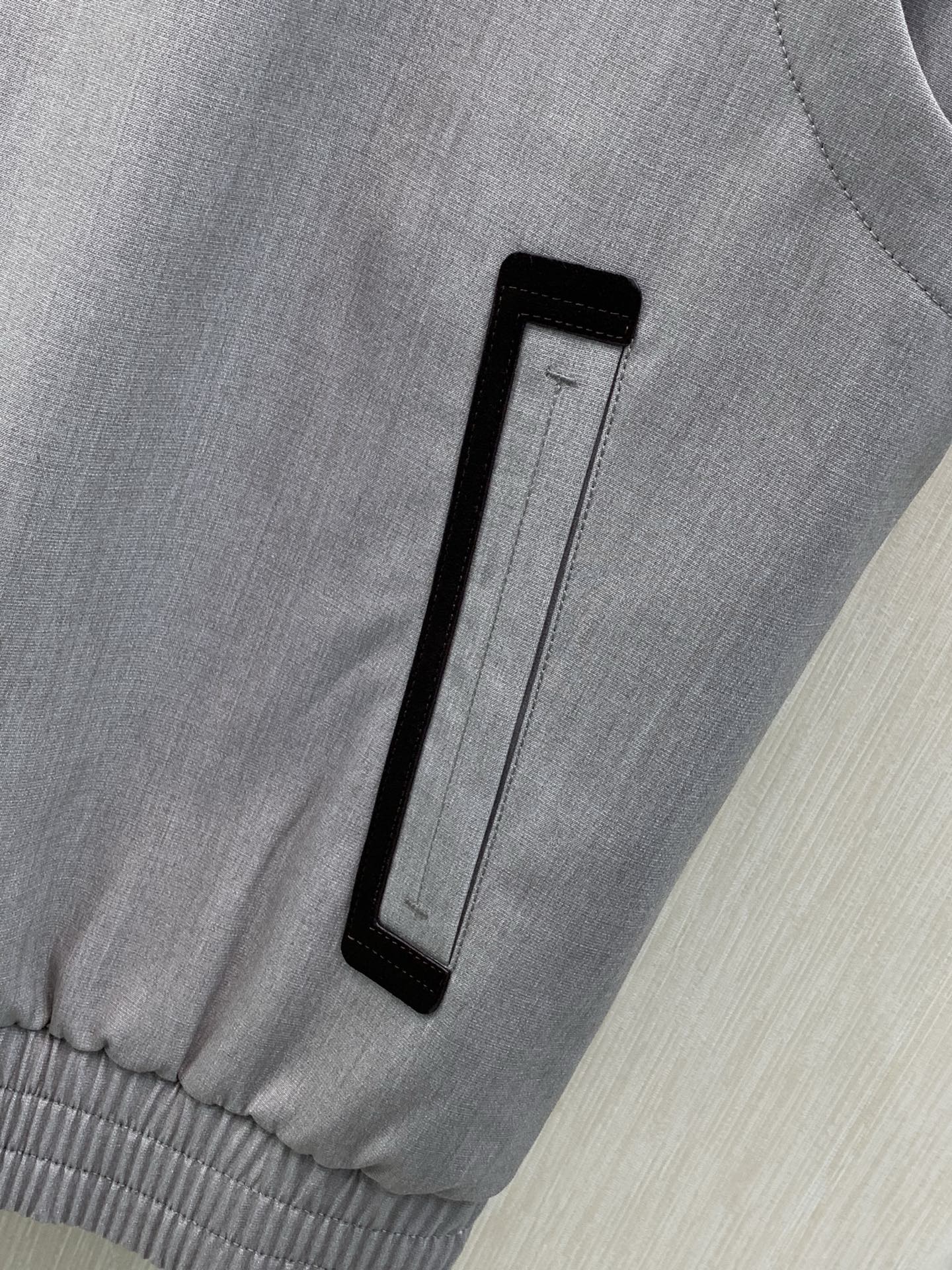 ，杰尼亚 Zegna，2026秋季最新品，专柜同步有售，原单狠货，时尚休闲立领马甲，采用进口原版面料，舒适透气，原版五金