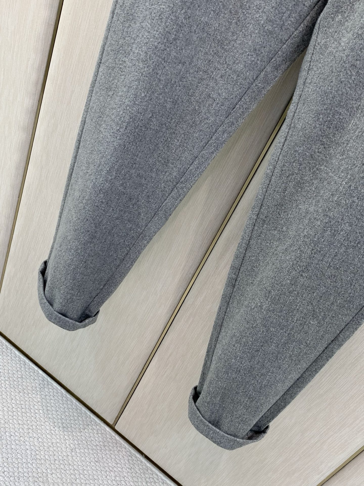 ，Loro Piana(Loro Piana )，2026春秋最新品，专柜同步有售，原单狠货，时尚休闲裤，采用进口原版面