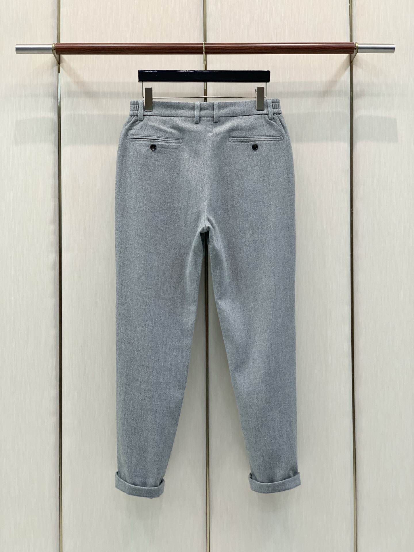 ，Loro Piana(Loro Piana )，2026春秋最新品，专柜同步有售，原单狠货，时尚休闲裤，采用进口原版面