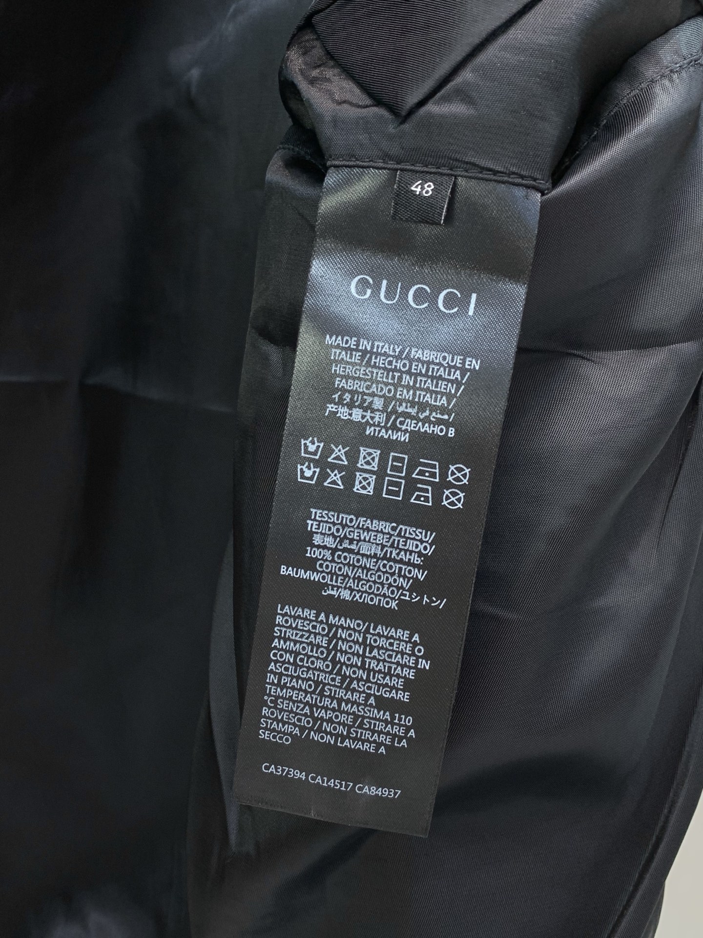 ，Gucci 古驰，2026秋季最新款，专柜同步有售，原单狠货，时尚休闲翻领夹克外套，上身很有特点！吸睛而有亮点，进口原