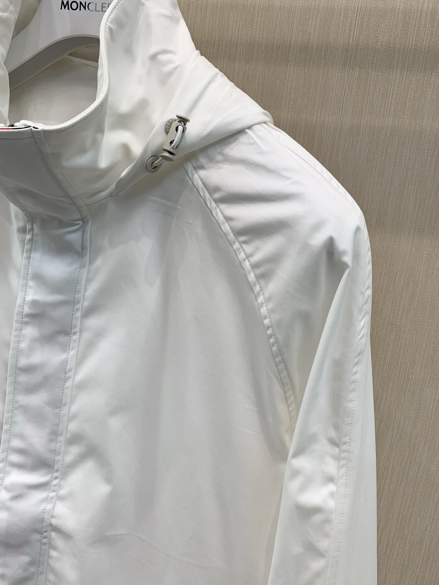 ，Gucci 古驰，2026秋季最新款，专柜同步有售，原单狠货，时尚休闲连帽夹克外套，上身很有特点！吸睛而有亮点，进口原