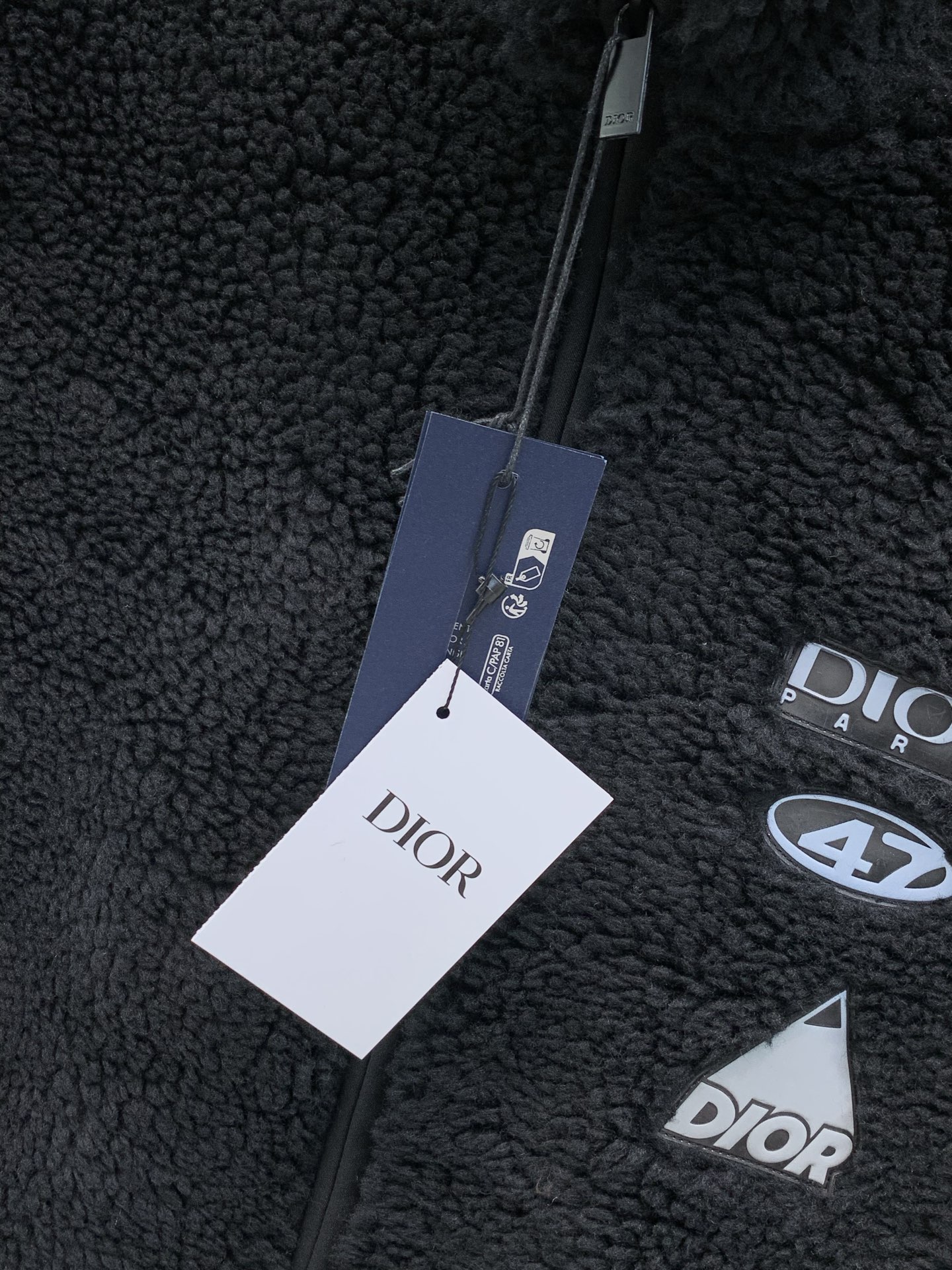 ，Dior 迪奥， 2026冬季新品，专柜同步有售，简约时尚休闲抓绒立领外套，原版进口面料，舒适透气，顶级印花工艺字母图