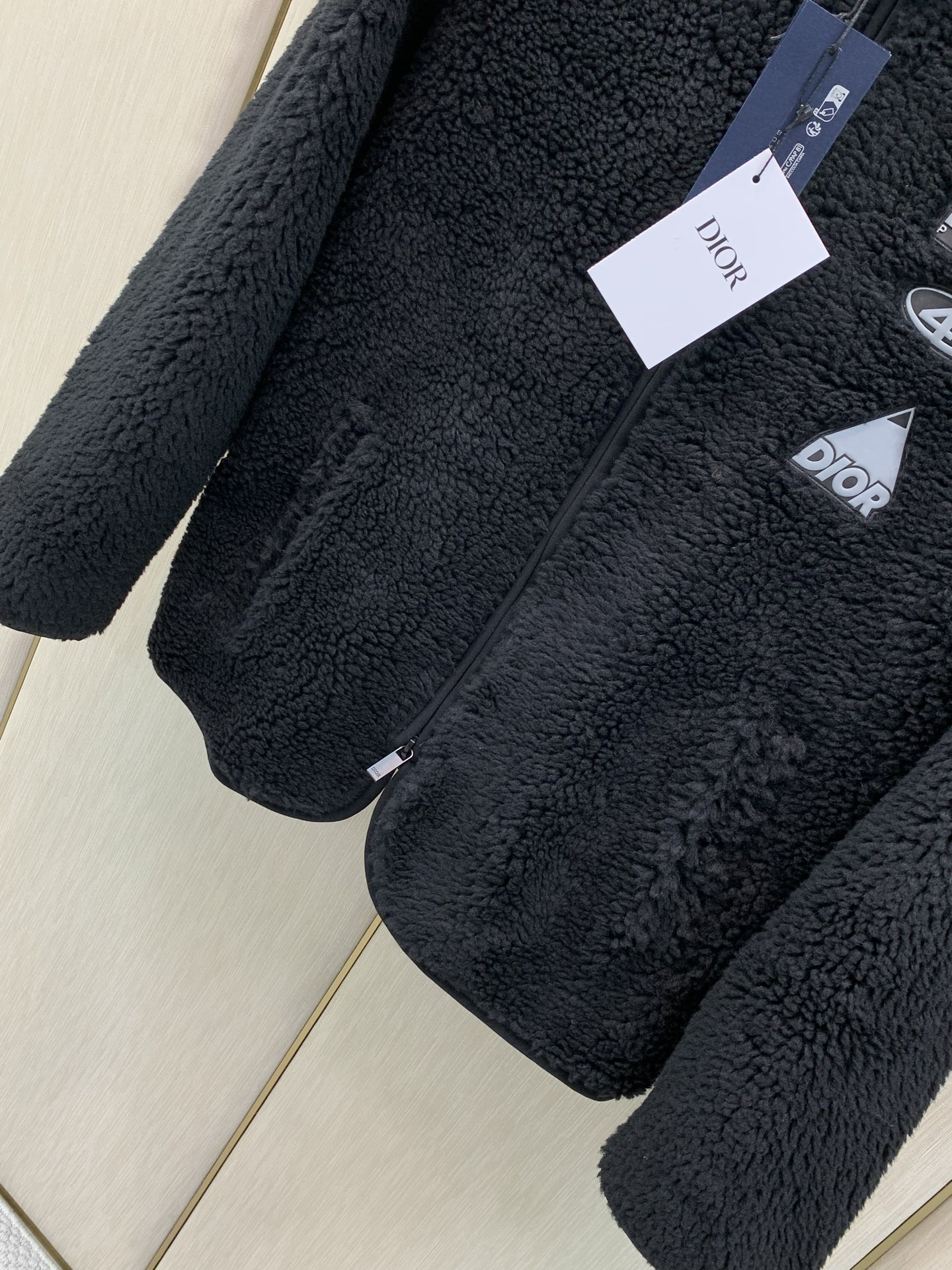，Dior 迪奥， 2026冬季新品，专柜同步有售，简约时尚休闲抓绒立领外套，原版进口面料，舒适透气，顶级印花工艺字母图