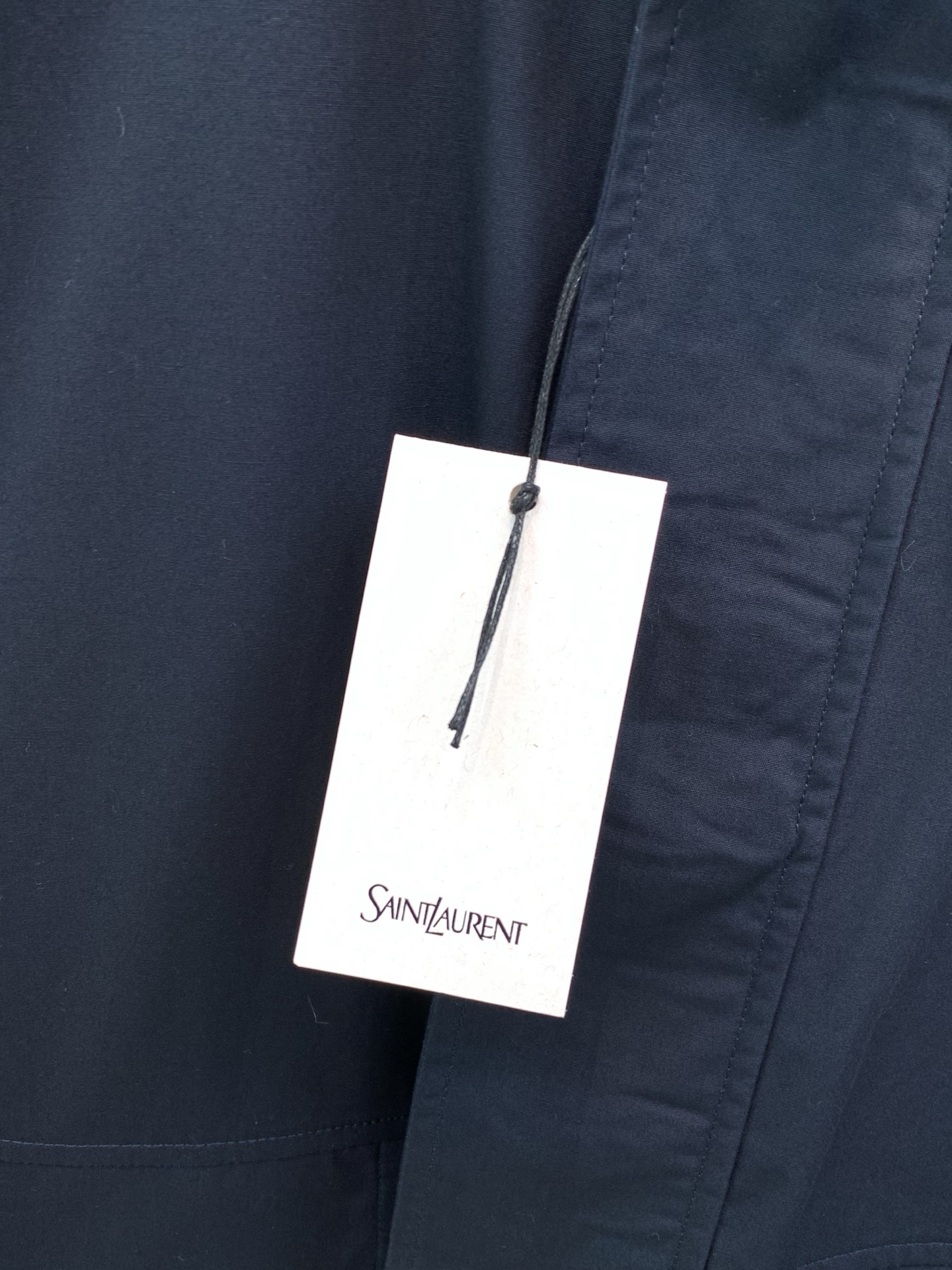 ,Saint Laurent 圣罗兰,2026秋季新品,时尚休闲立领两面穿夹克外套,专柜同步有售,原单狠货,采用进口原版 ,Saint Laurent 圣罗兰,2026秋季新品,时尚休闲立领两面穿夹克外套,专柜同步有售,原单狠货,采用进口原版