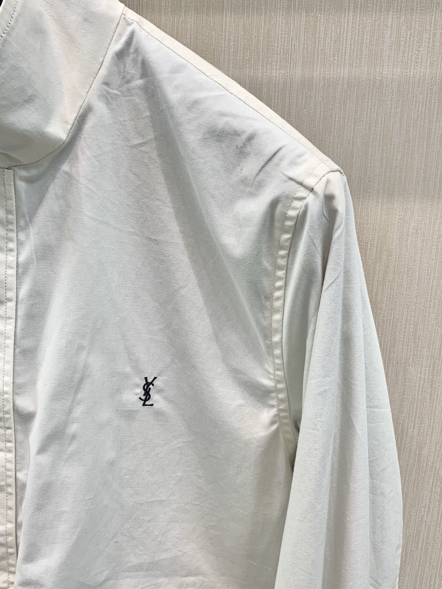 ,Saint Laurent 圣罗兰,2026秋季新品,时尚休闲立领两面穿夹克外套,专柜同步有售,原单狠货,采用进口原版 ,Saint Laurent 圣罗兰,2026秋季新品,时尚休闲立领两面穿夹克外套,专柜同步有售,原单狠货,采用进口原版