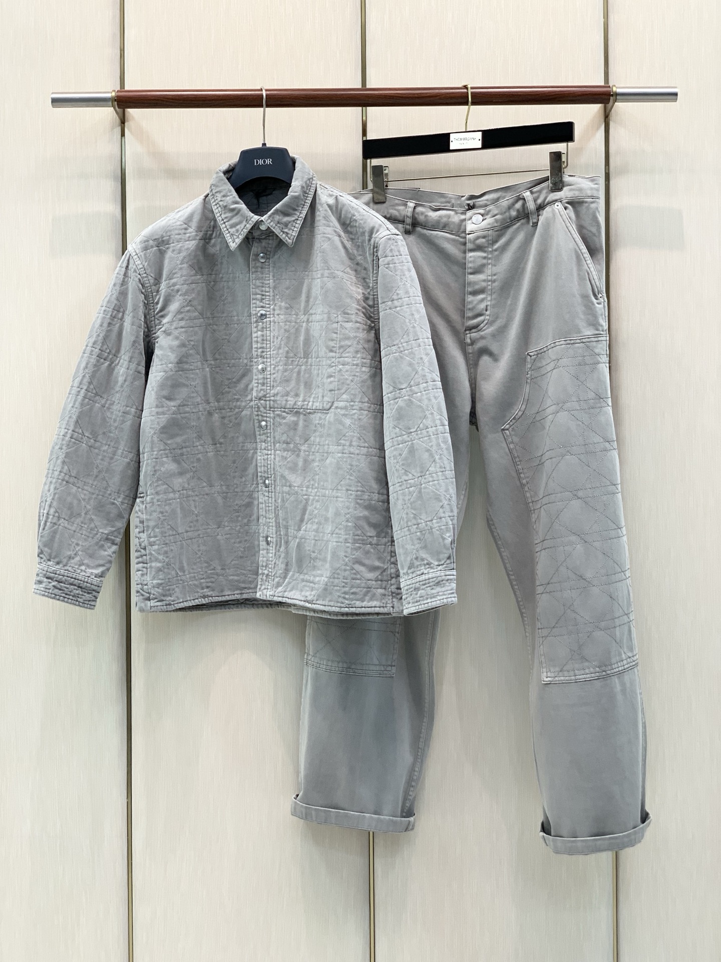 衣服，裤子320，Dior 迪奥，2026秋冬新品，专柜同步有售，简约时尚休闲套装（外套夹薄棉），原版进口面料，舒适透气