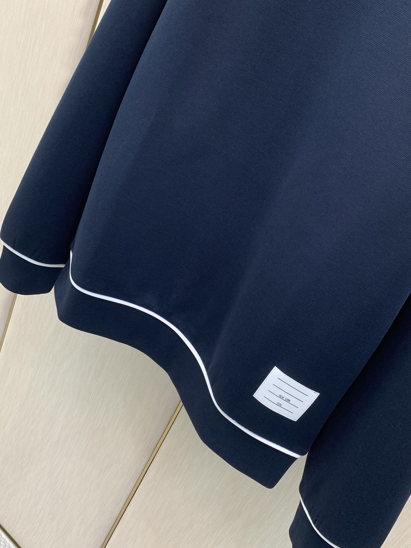 ，Thom Browne 汤姆·布朗 ，2026秋季最新品，时尚休圆领卫衣，专柜同步有售，原单狠货，采用进口原版面料，舒