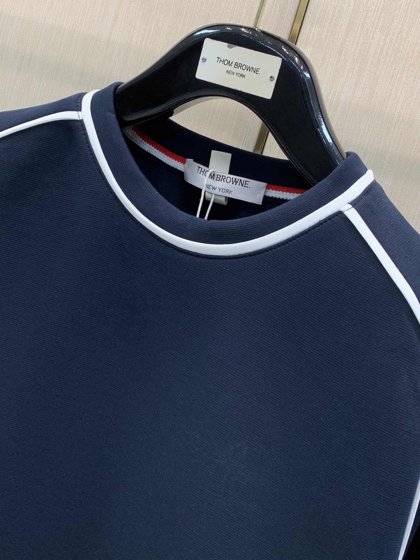 ，Thom Browne 汤姆·布朗 ，2026秋季最新品，时尚休圆领卫衣，专柜同步有售，原单狠货，采用进口原版面料，舒