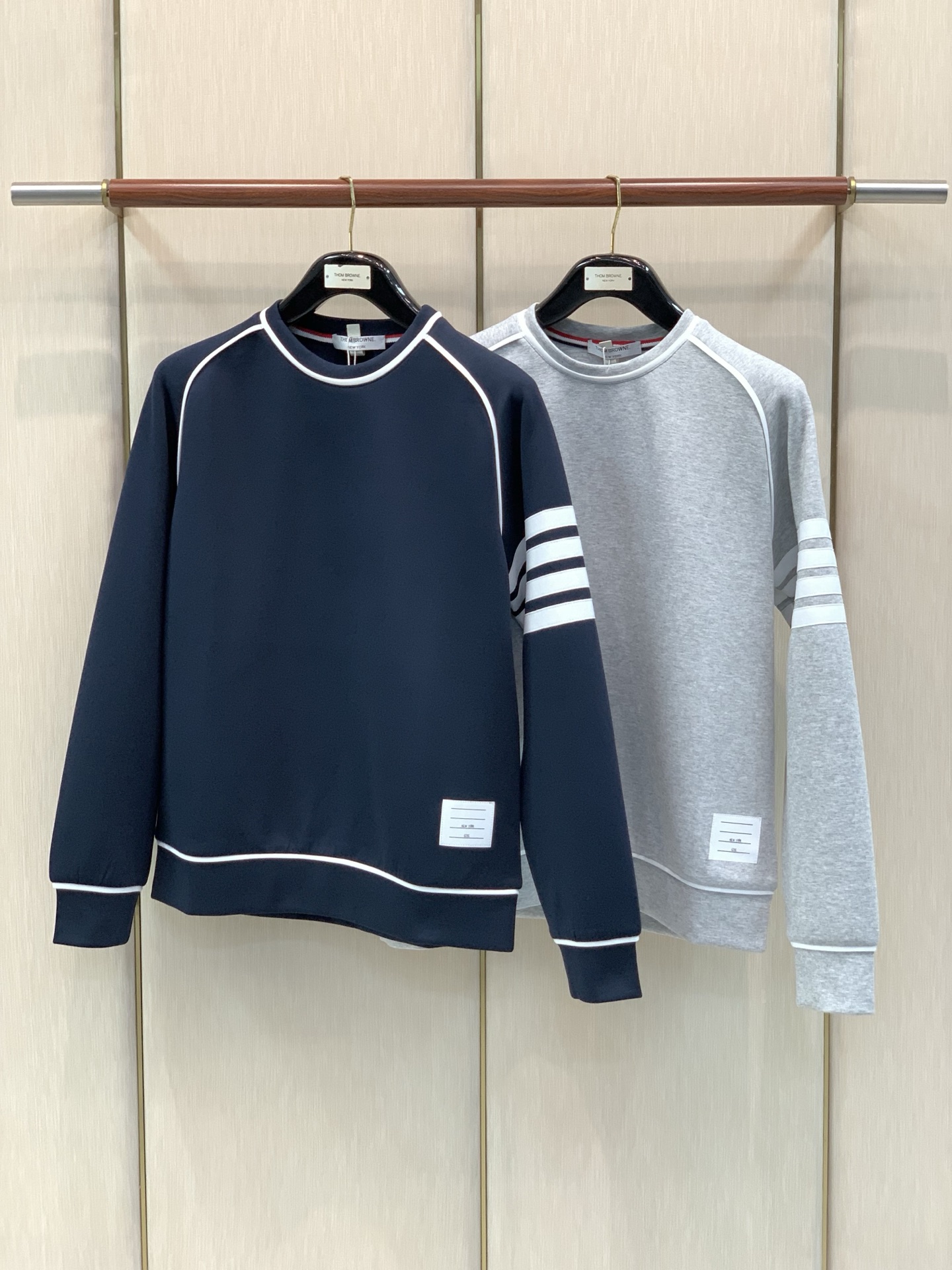 ，Thom Browne 汤姆·布朗 ，2026秋季最新品，时尚休圆领卫衣，专柜同步有售，原单狠货，采用进口原版面料，舒