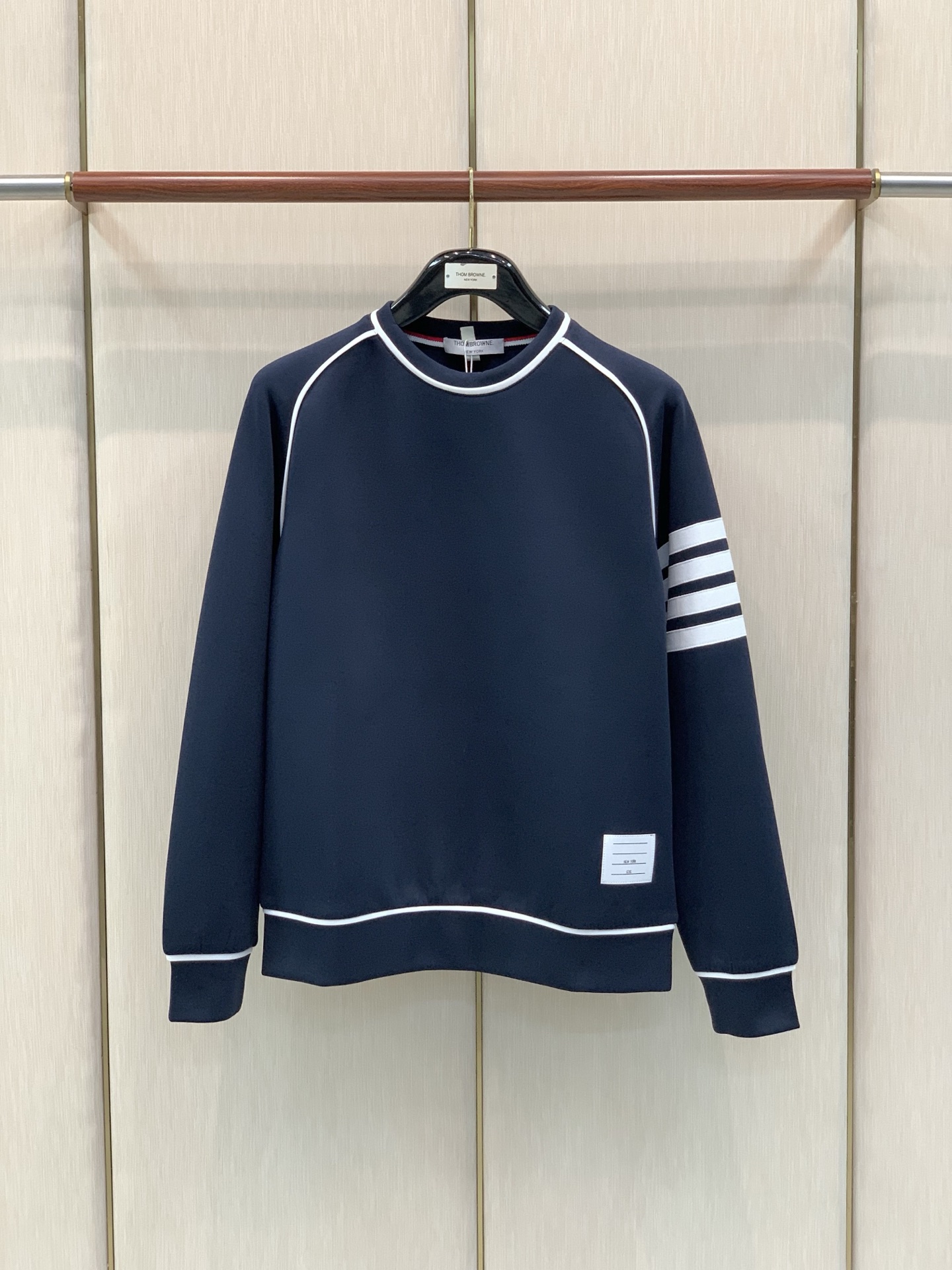 ，Thom Browne 汤姆·布朗 ，2026秋季最新品，时尚休圆领卫衣，专柜同步有售，原单狠货，采用进口原版面料，舒