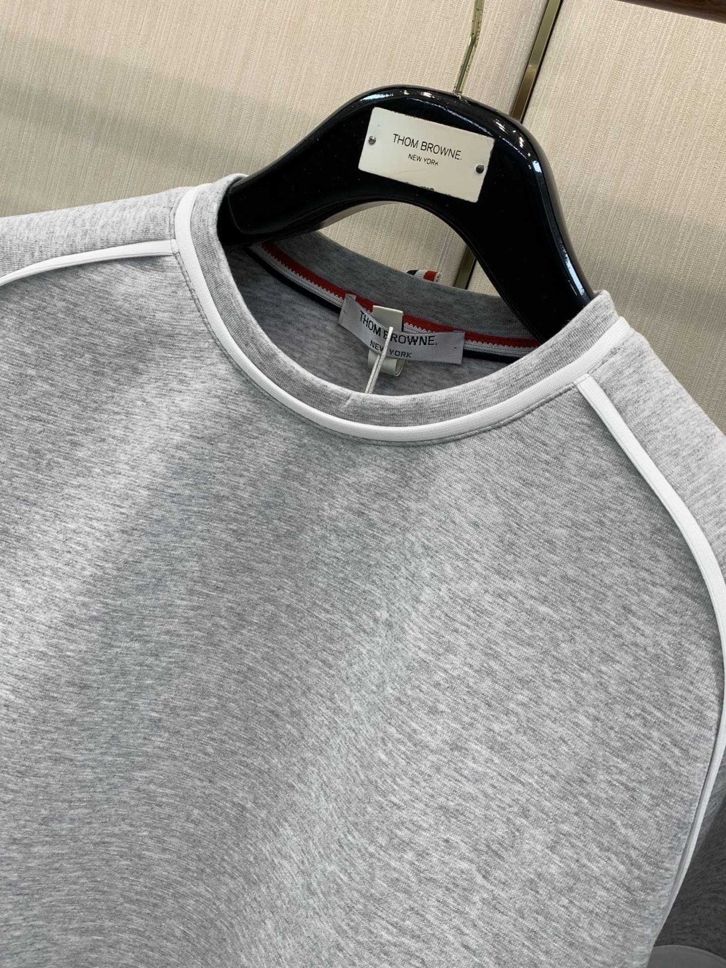 ，Thom Browne 汤姆·布朗 ，2026秋季最新品，时尚休圆领卫衣，专柜同步有售，原单狠货，采用进口原版面料，舒