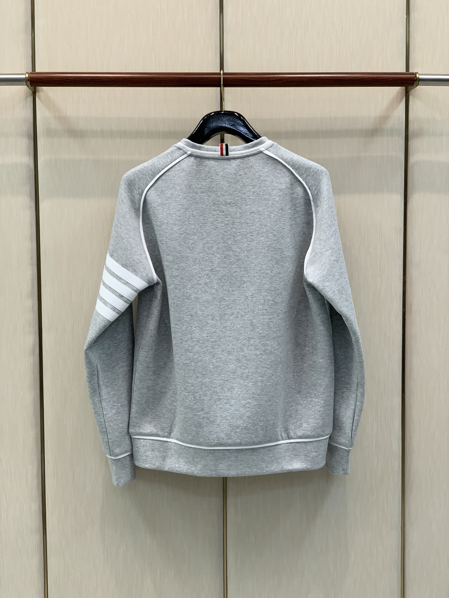 ，Thom Browne 汤姆·布朗 ，2026秋季最新品，时尚休圆领卫衣，专柜同步有售，原单狠货，采用进口原版面料，舒