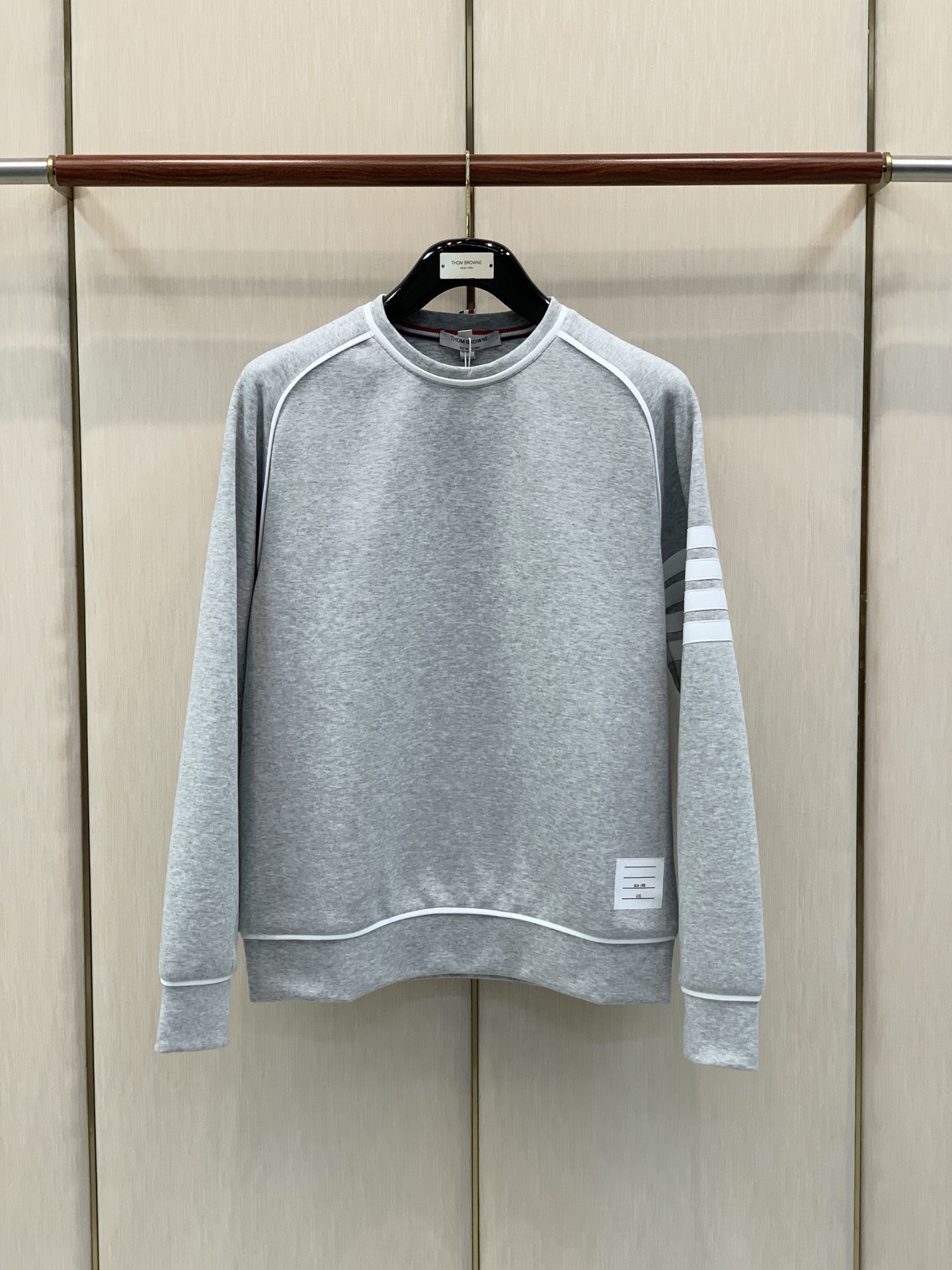 ，Thom Browne 汤姆·布朗 ，2026秋季最新品，时尚休圆领卫衣，专柜同步有售，原单狠货，采用进口原版面料，舒