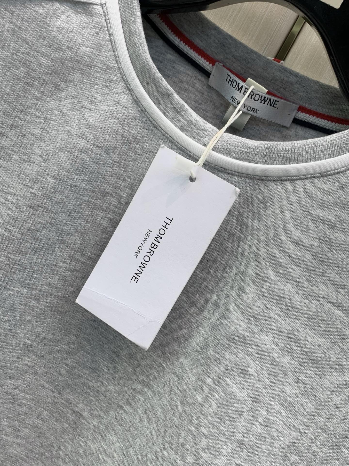 ，Thom Browne 汤姆·布朗 ，2026秋季最新品，时尚休圆领卫衣，专柜同步有售，原单狠货，采用进口原版面料，舒