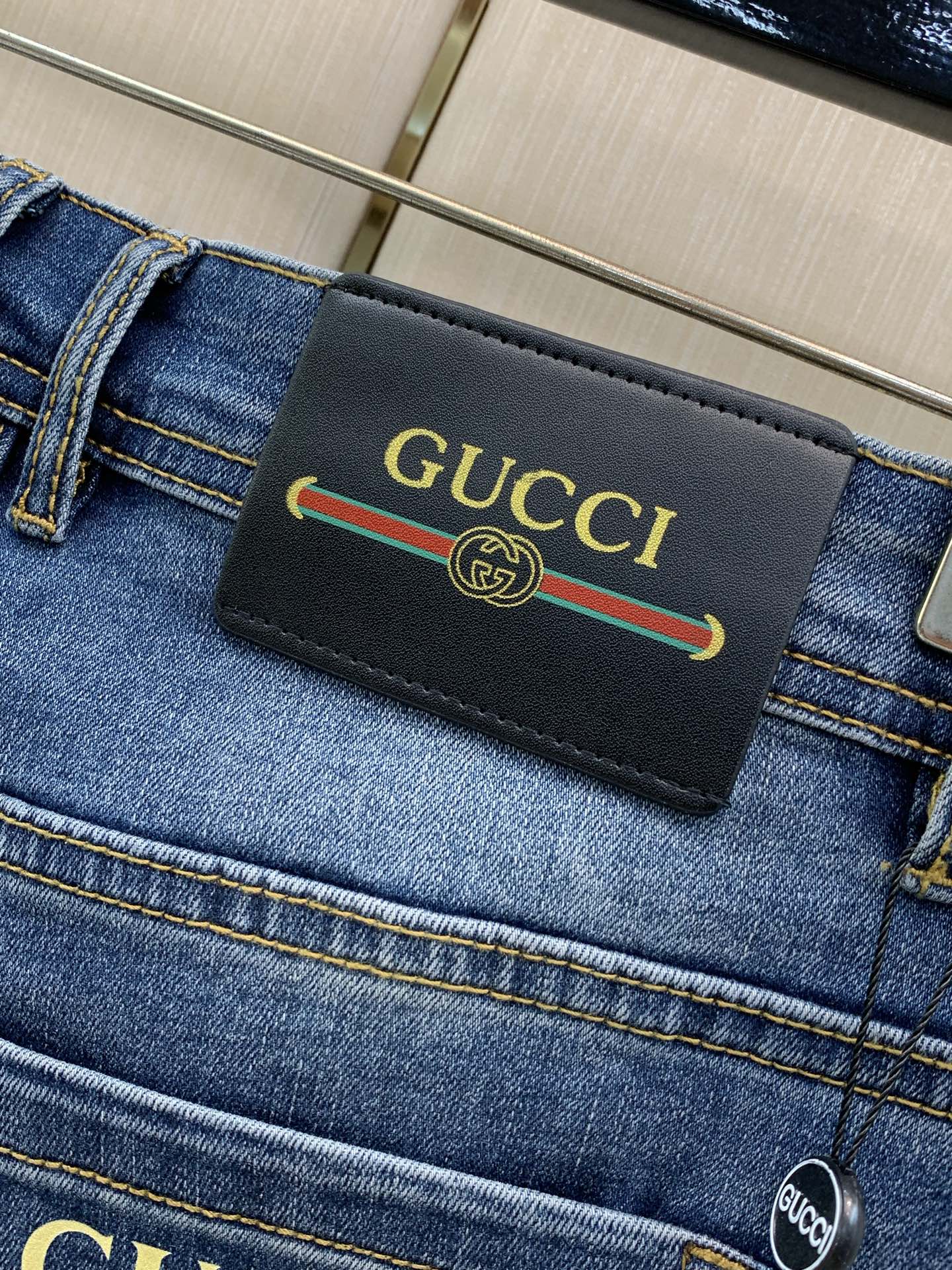 ，GUCCI 古驰，2026秋季最新品，专柜同步有售，原单狠货，时尚休闲水洗牛仔裤，进口原版水洗弹力面料，舒适有弹性，独