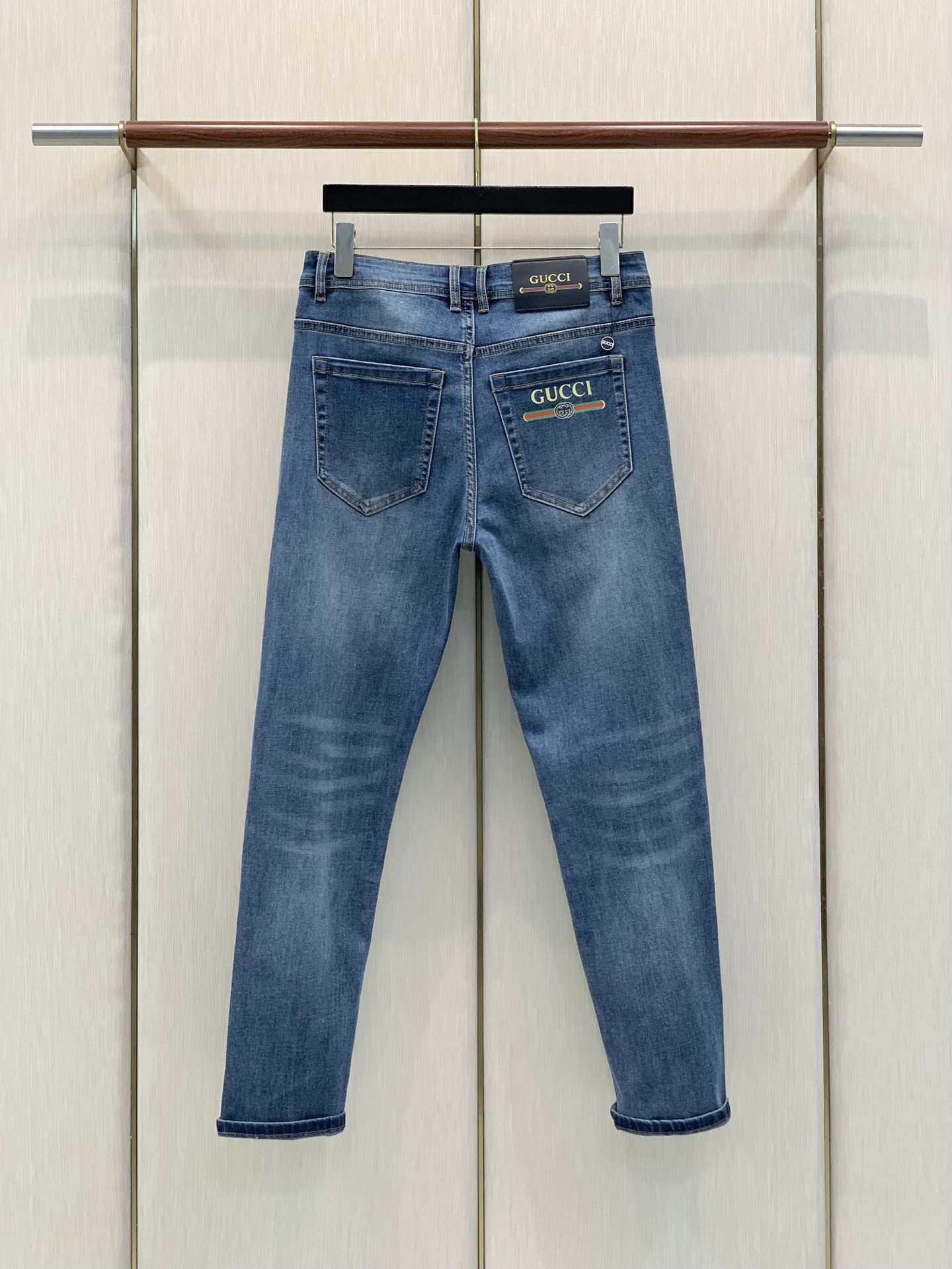，GUCCI 古驰，2026秋季最新品，专柜同步有售，原单狠货，时尚休闲水洗牛仔裤，进口原版水洗弹力面料，舒适有弹性，独