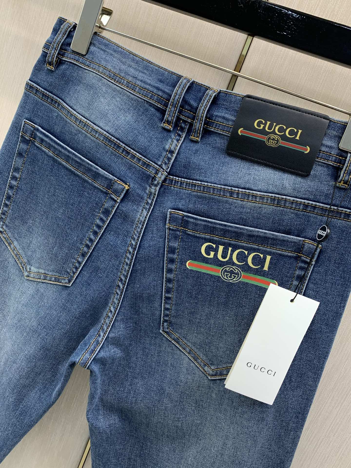，GUCCI 古驰，2026秋季最新品，专柜同步有售，原单狠货，时尚休闲水洗牛仔裤，进口原版水洗弹力面料，舒适有弹性，独