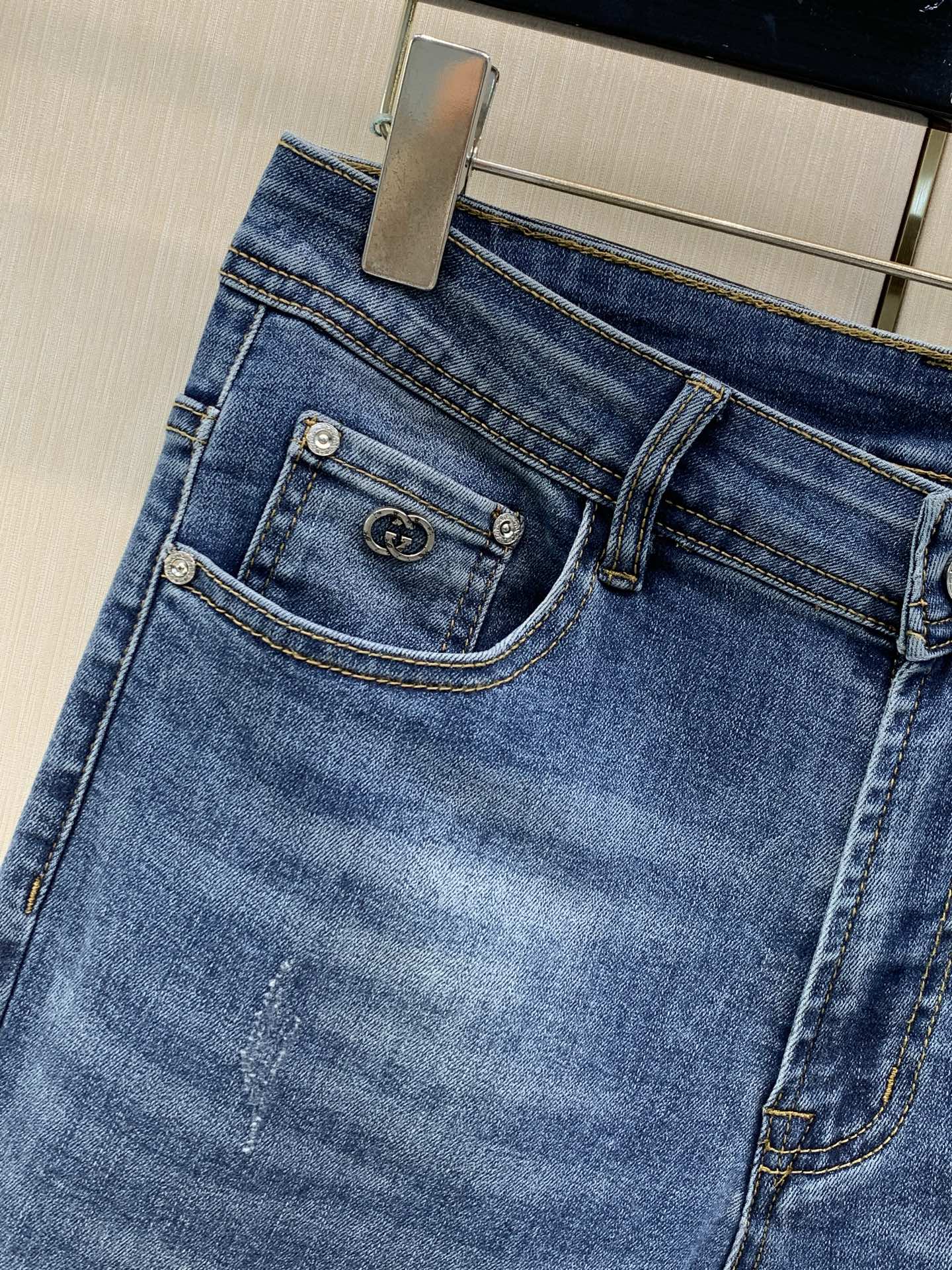 ，GUCCI 古驰，2026秋季最新品，专柜同步有售，原单狠货，时尚休闲水洗牛仔裤，进口原版水洗弹力面料，舒适有弹性，独