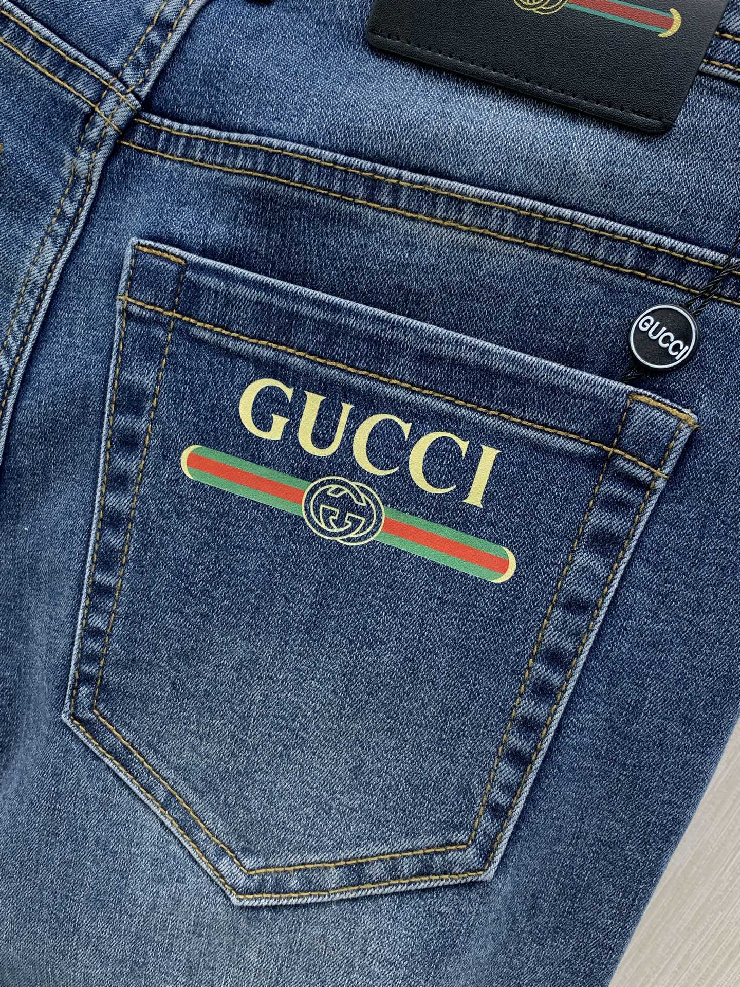 ，GUCCI 古驰，2026秋季最新品，专柜同步有售，原单狠货，时尚休闲水洗牛仔裤，进口原版水洗弹力面料，舒适有弹性，独