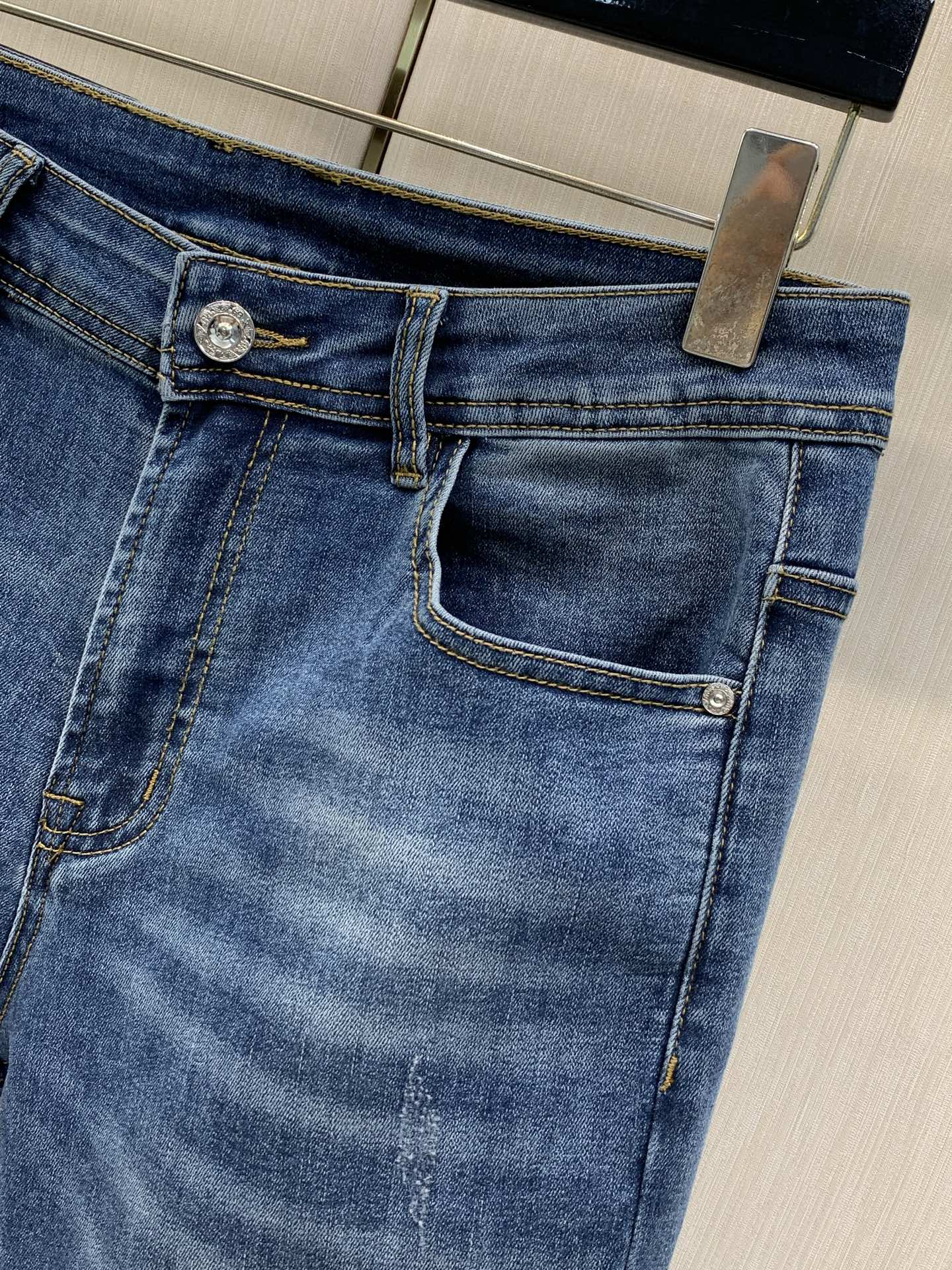 ，GUCCI 古驰，2026秋季最新品，专柜同步有售，原单狠货，时尚休闲水洗牛仔裤，进口原版水洗弹力面料，舒适有弹性，独