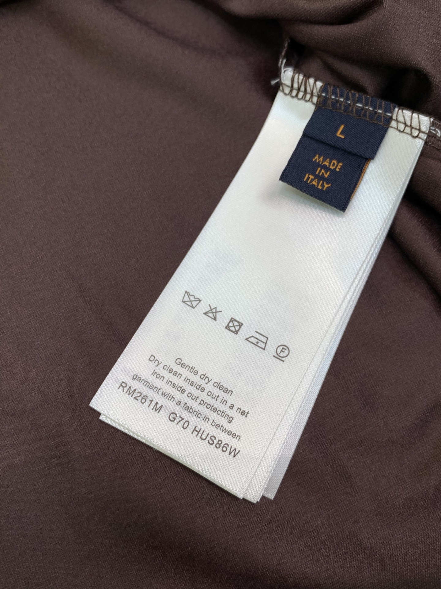 ，LouisVuitton 路易威登，2026夏季最新款，专柜同步有售，原单狠货，时尚休闲圆领短袖T恤，上身很有特点！吸
