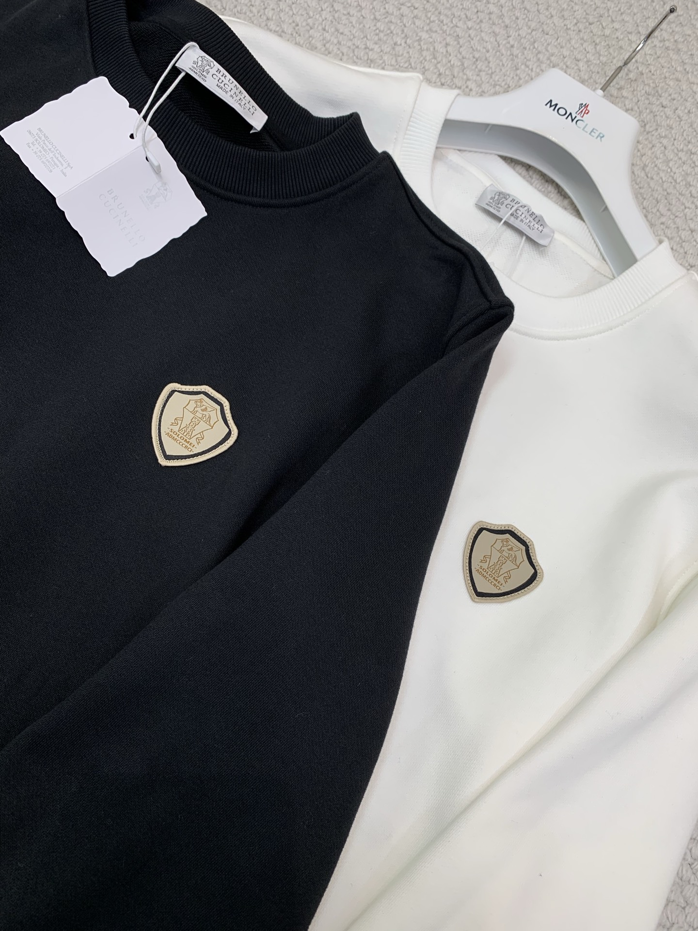 ，BRUNELLO CUCINELLI 意大利神狮，2026早秋最新品，专柜同步有售，原单狠货，时尚休闲圆领卫衣，采用进