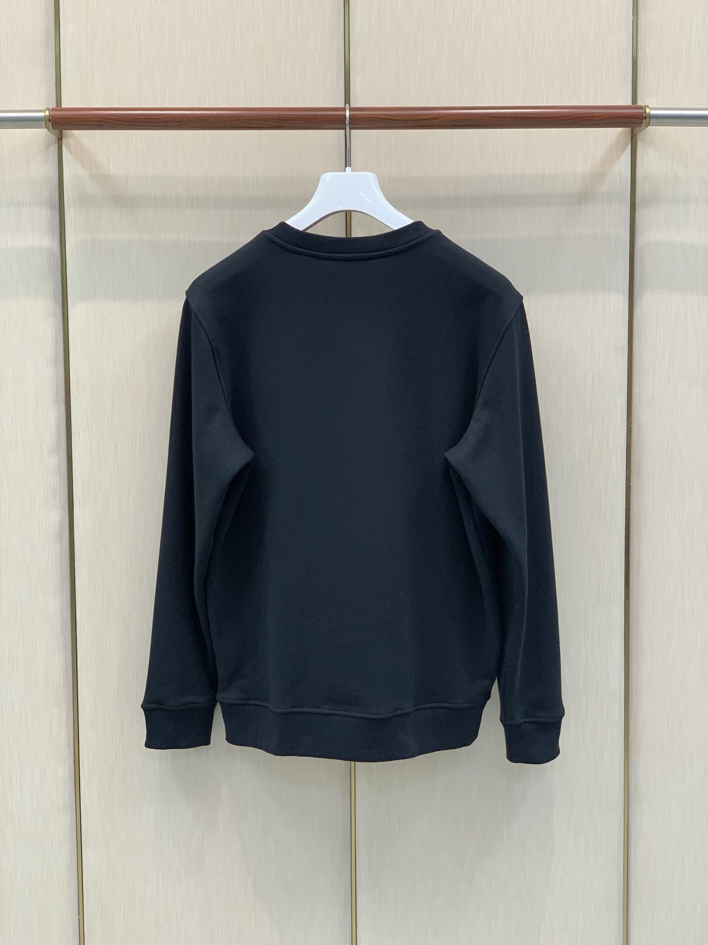 ，FENDI 芬迪，2026早秋最新品，专柜同步有售，原单狠货，时尚休闲圆领卫衣，进口原版面料，顶级印花工艺字母图案lo