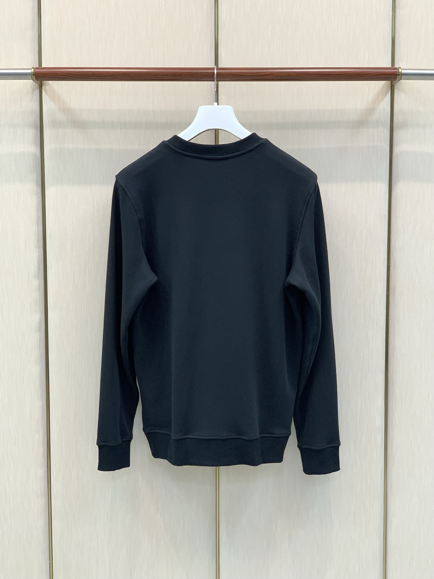 ，FENDI 芬迪，2026早秋最新品，专柜同步有售，原单狠货，时尚休闲圆领卫衣，进口原版面料，顶级印花工艺字母图案lo