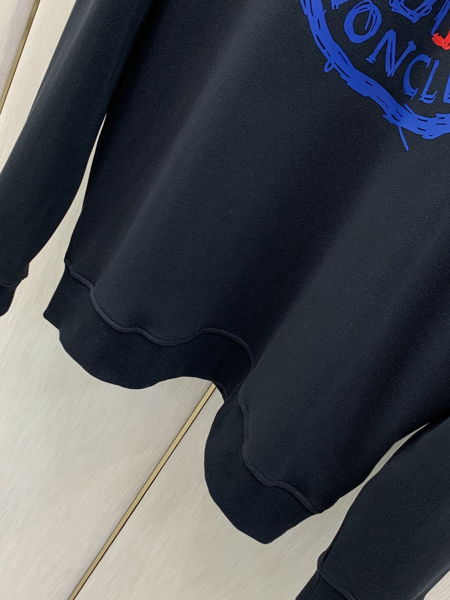 ，Moncler 蒙口，2026早秋最新品，专柜同步有售，原单狠货，时尚休闲圆领卫衣，上身舒适！吸睛而有亮点，采用进口原