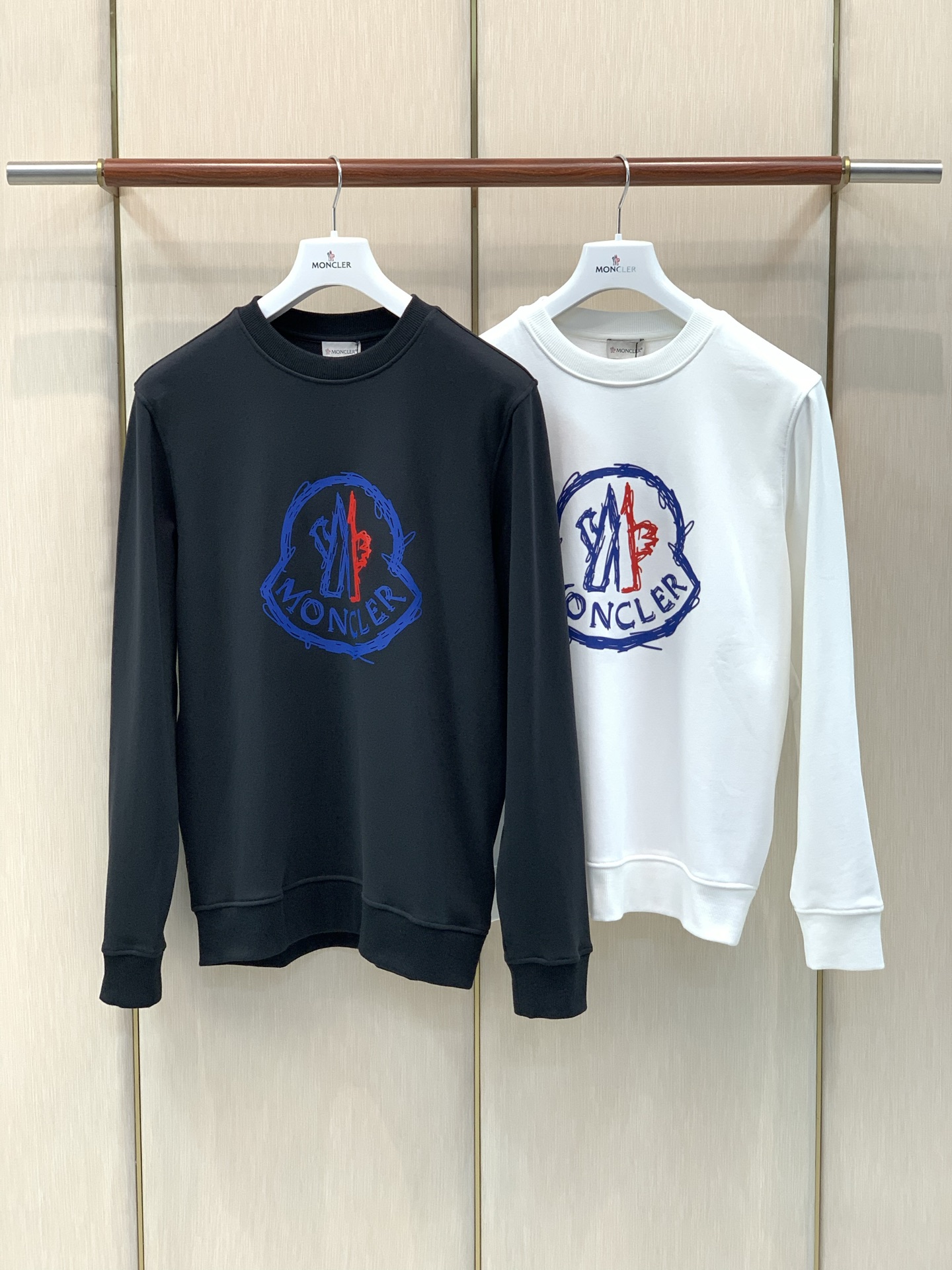 ，Moncler 蒙口，2026早秋最新品，专柜同步有售，原单狠货，时尚休闲圆领卫衣，上身舒适！吸睛而有亮点，采用进口原